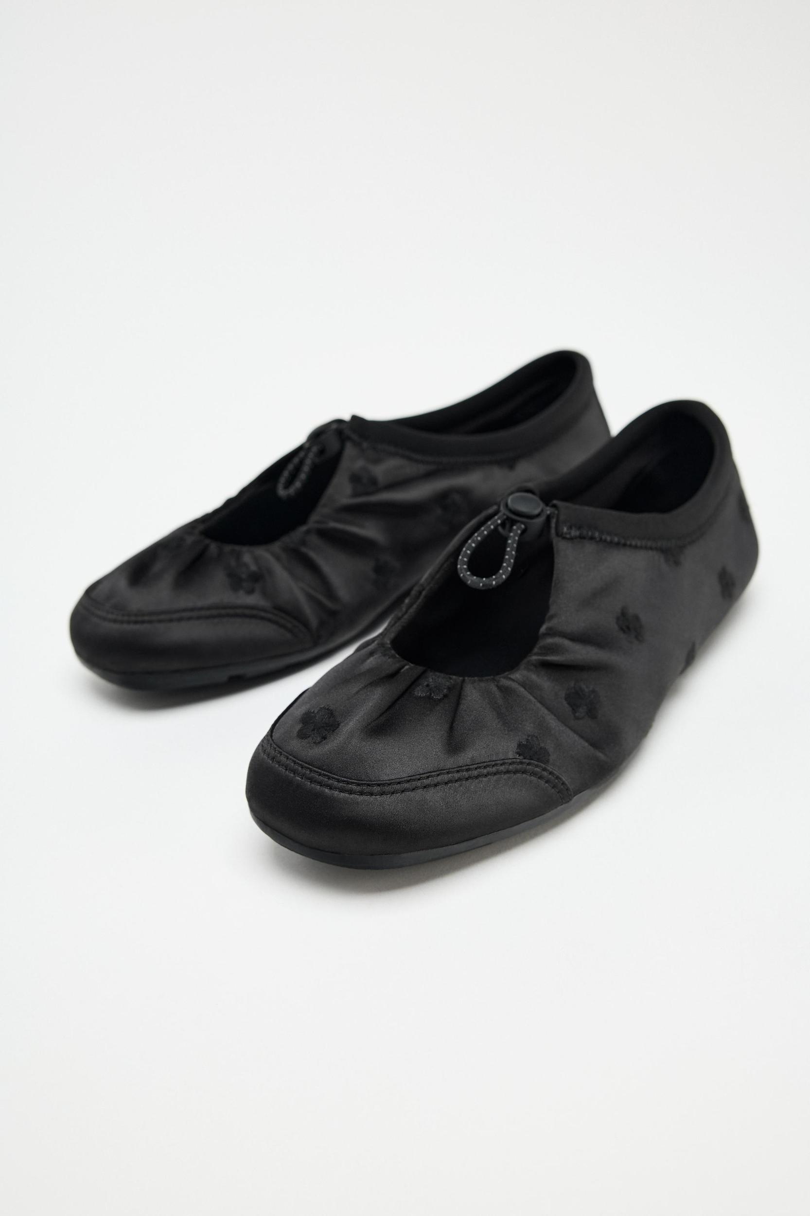 RUCHED BALLET FLAT Product Image