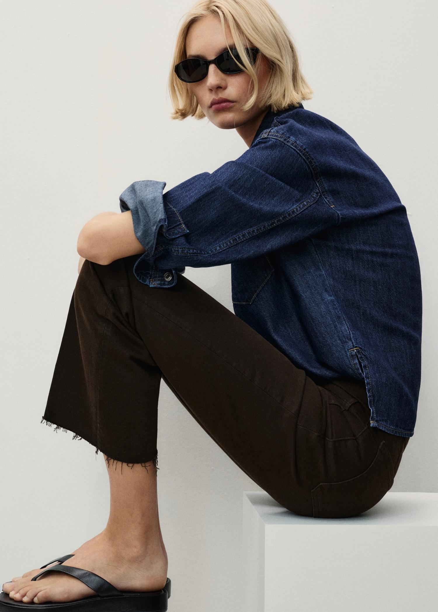 Flared cropped jeans with pockets - Women | MANGO USA Product Image