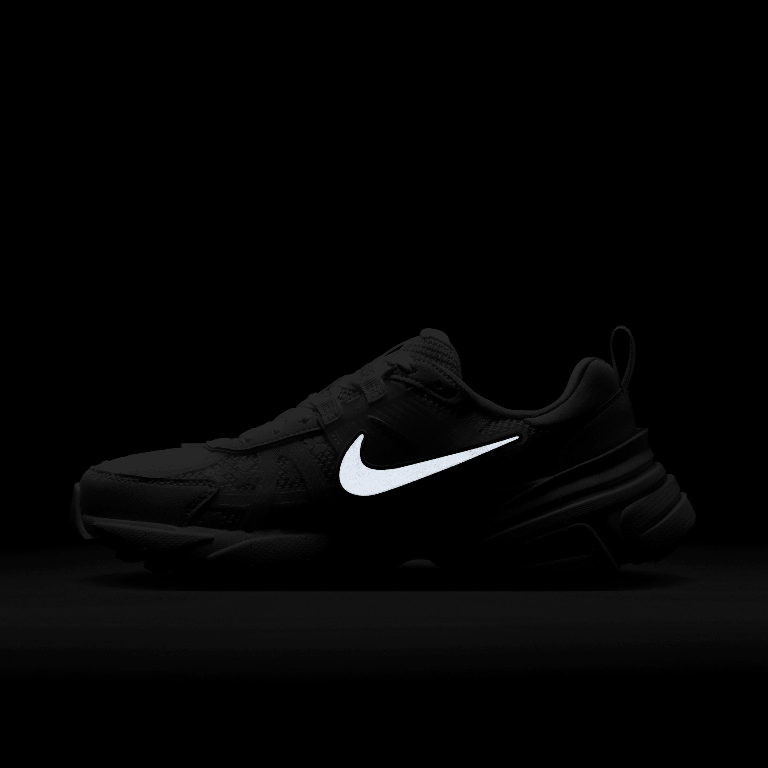 Nike Women's V2K Run Shoes Product Image