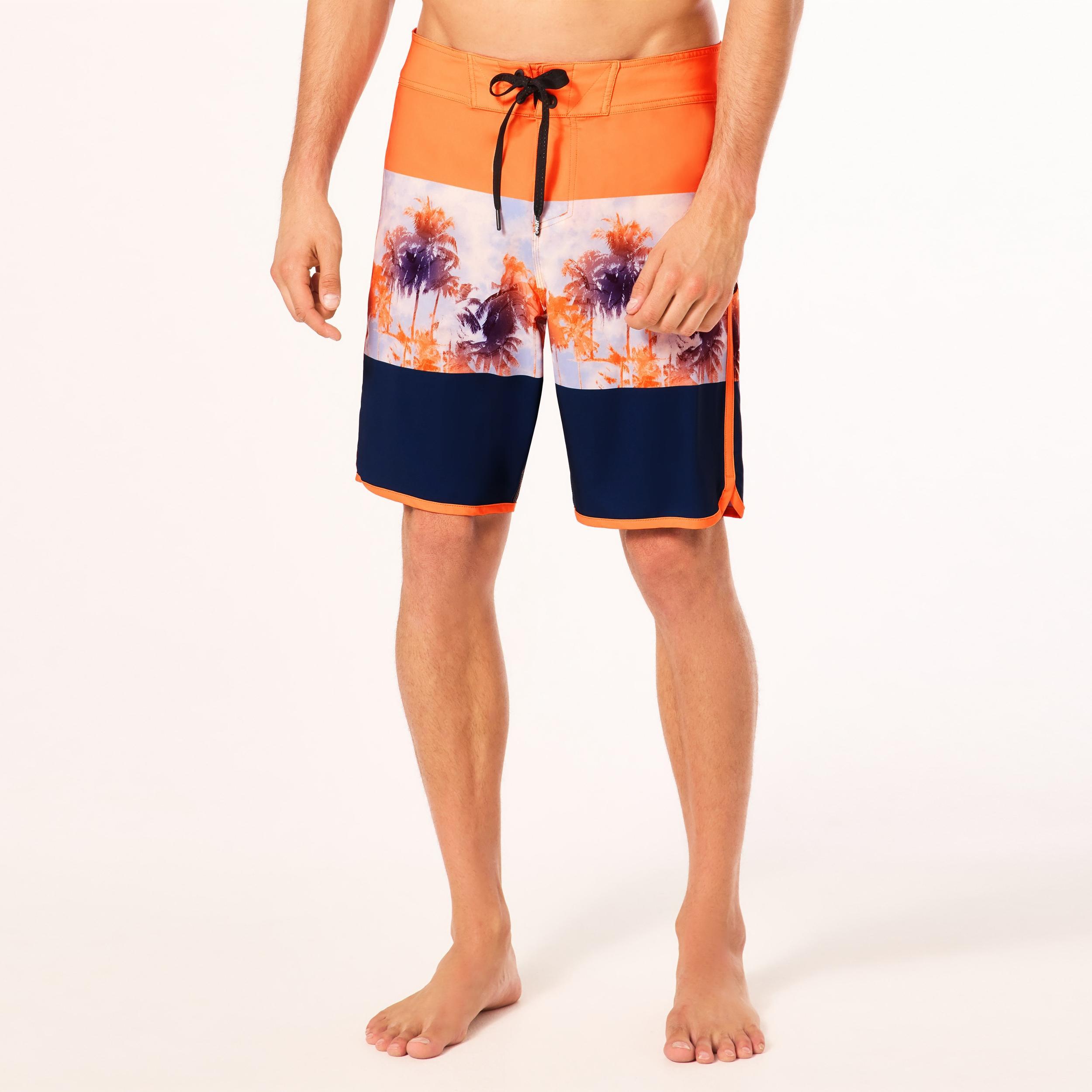 Oakley Men's Palm Florals Rc 19" Boardshort Size: 31 Product Image