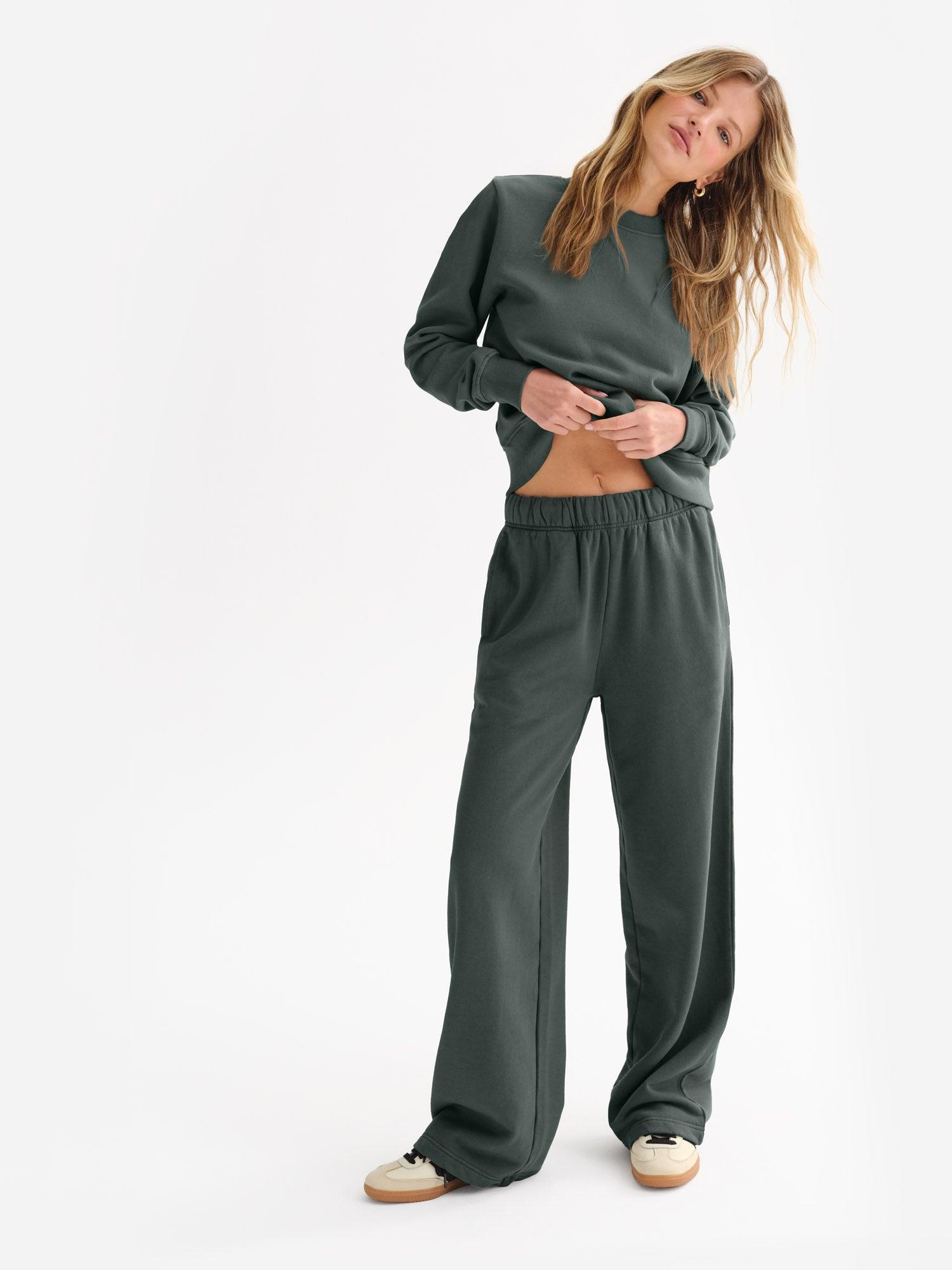 Organic Fleece Shrunken Crew Neck Sweatshirt Female Product Image