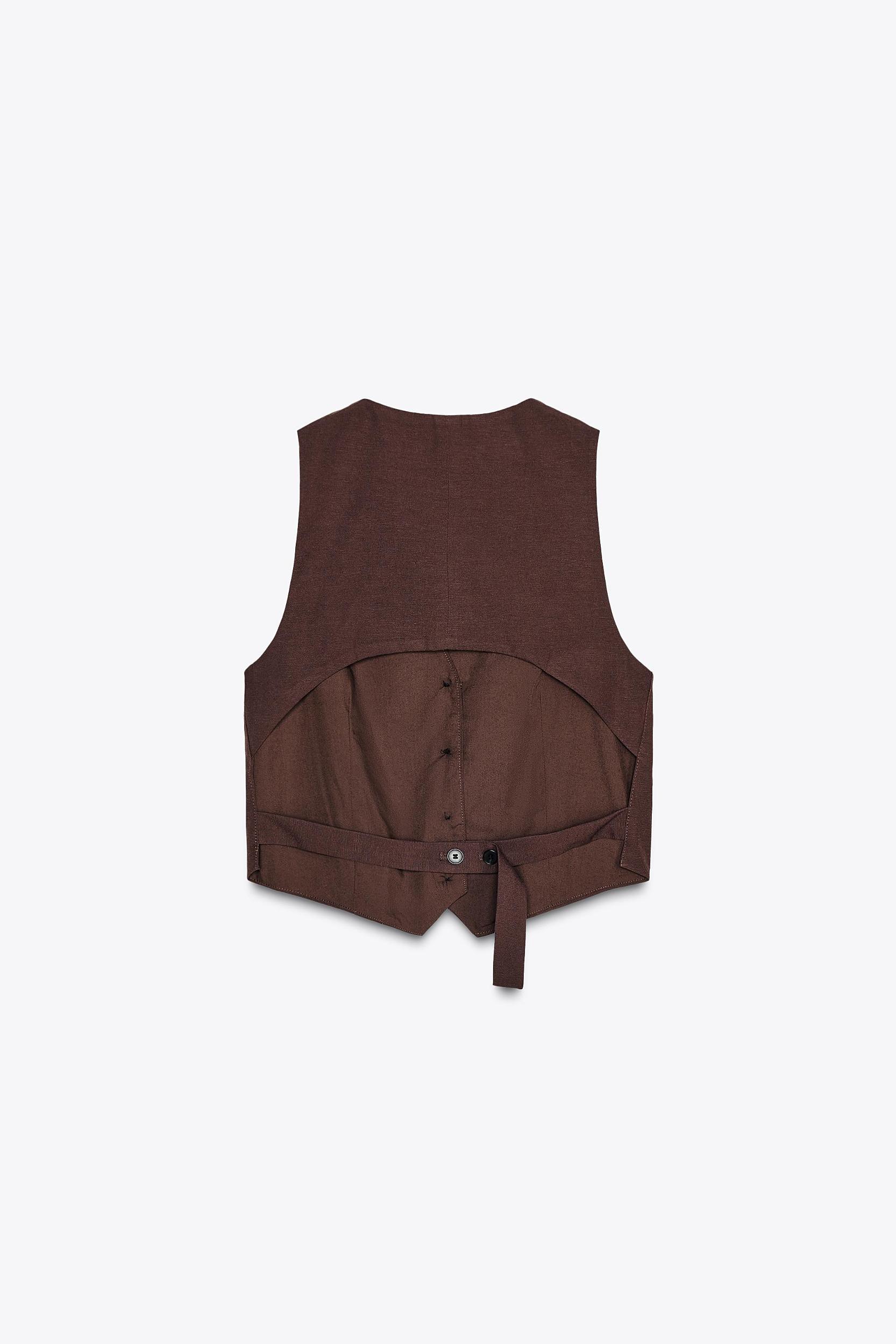 CUT OUT BACK VEST Product Image