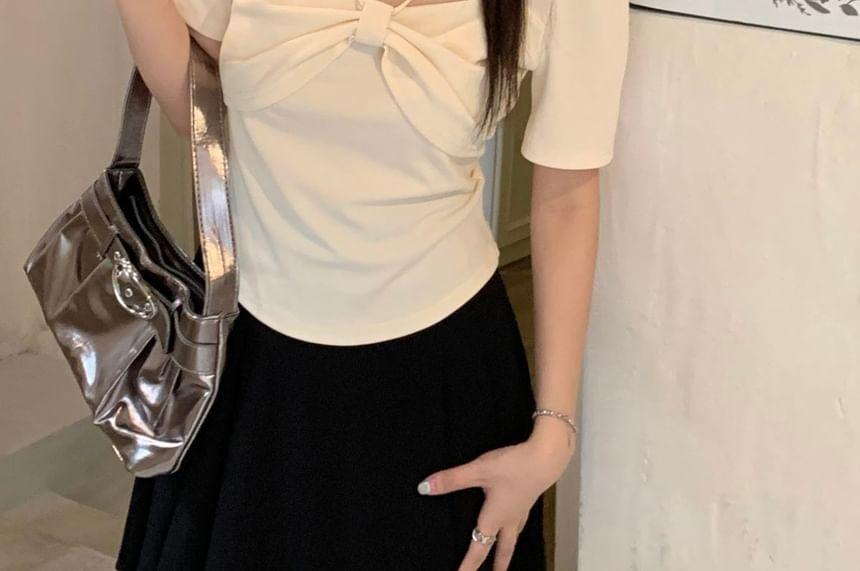 Short-Sleeve Square Neck Plain Bow T-Shirt Product Image