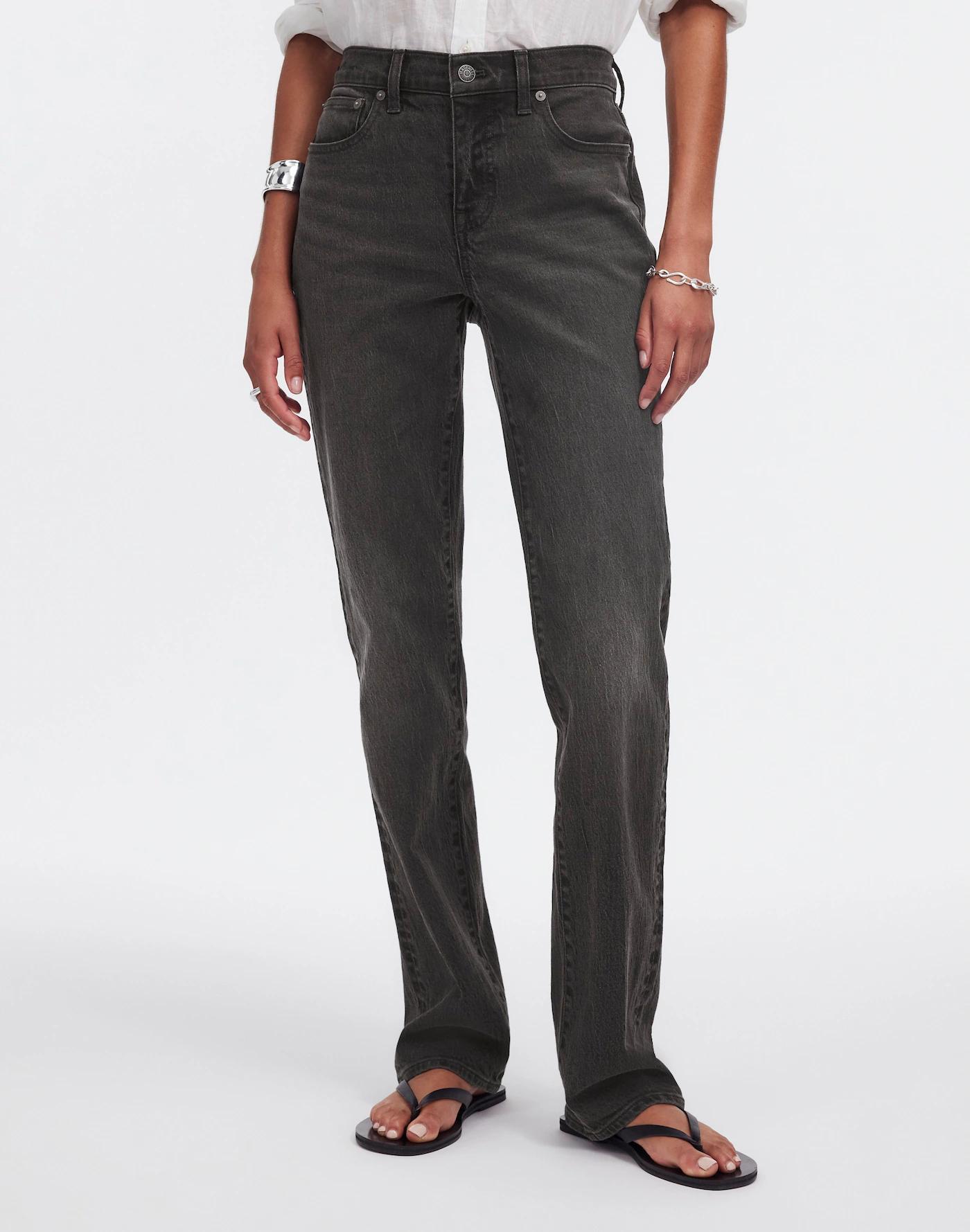 The Petite '90s Straight Mid-Rise Jean Product Image