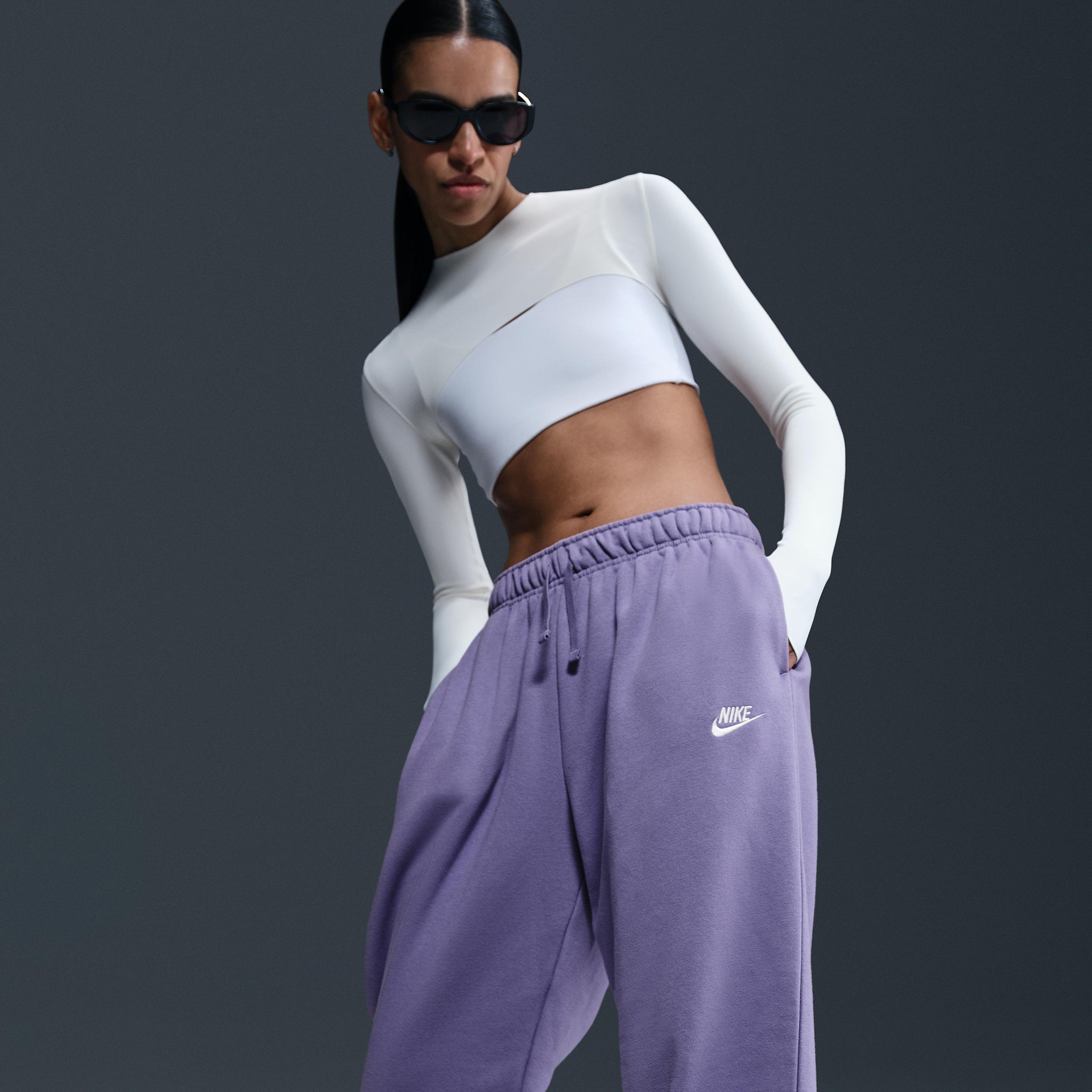 Women's Nike Sportswear Club Fleece Mid-Rise Oversized Sweatpants Product Image