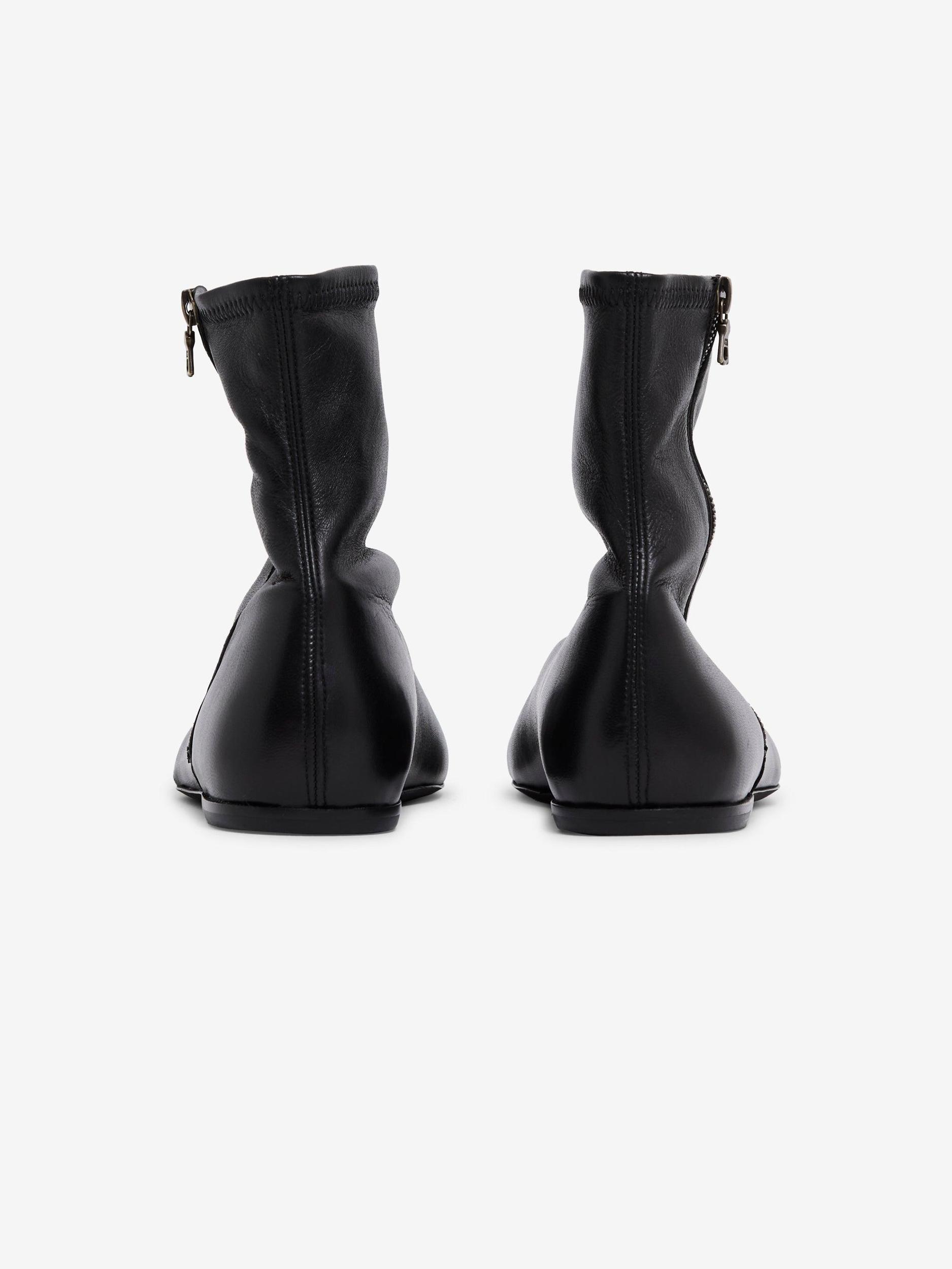 Leather Zip Boot (Black) Product Image