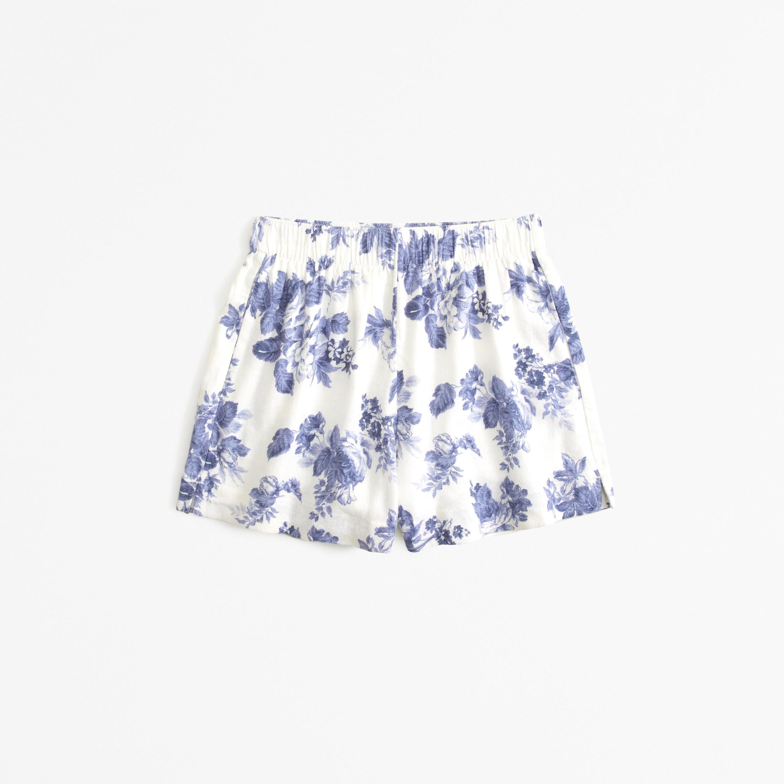 Linen-Blend Pull-On Short Product Image
