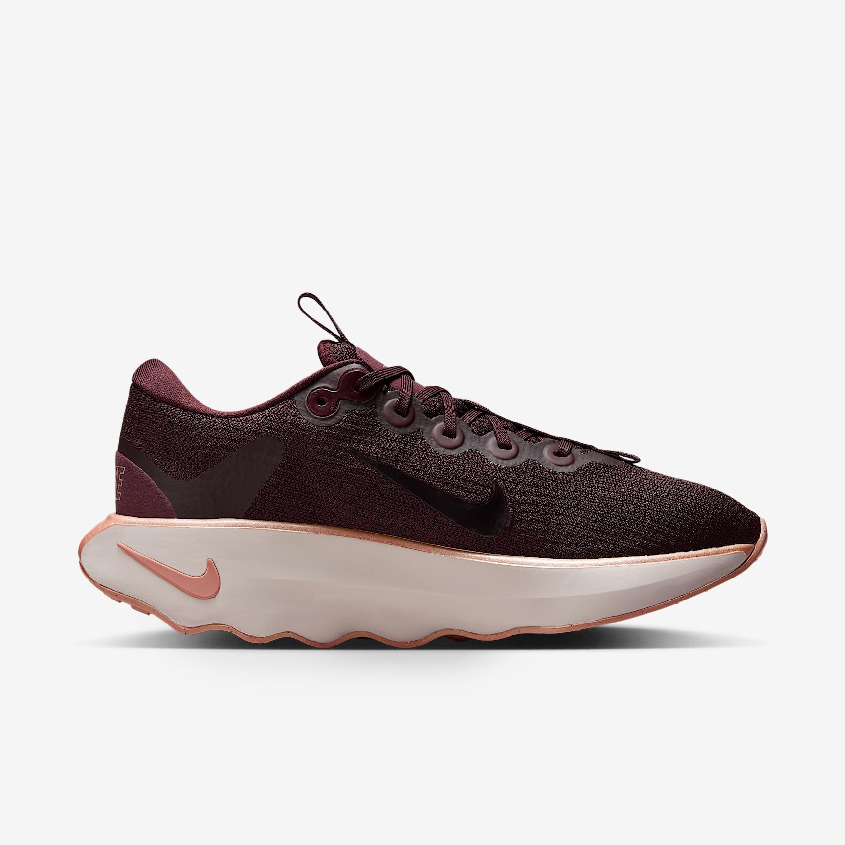 Nike Women's Motiva Walking Shoes Product Image