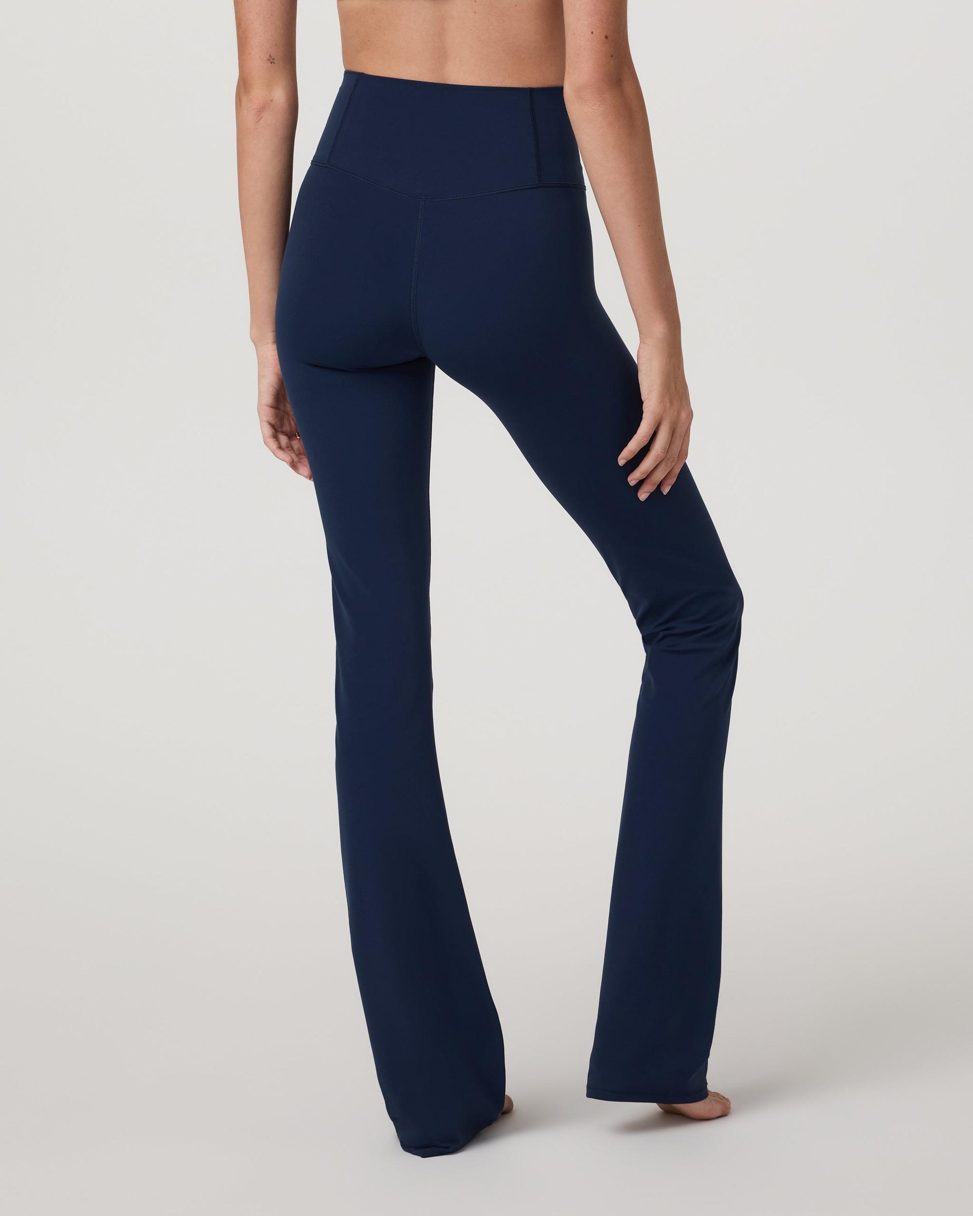 Vuori AllTheFeels™ Slim Flare - Short Product Image