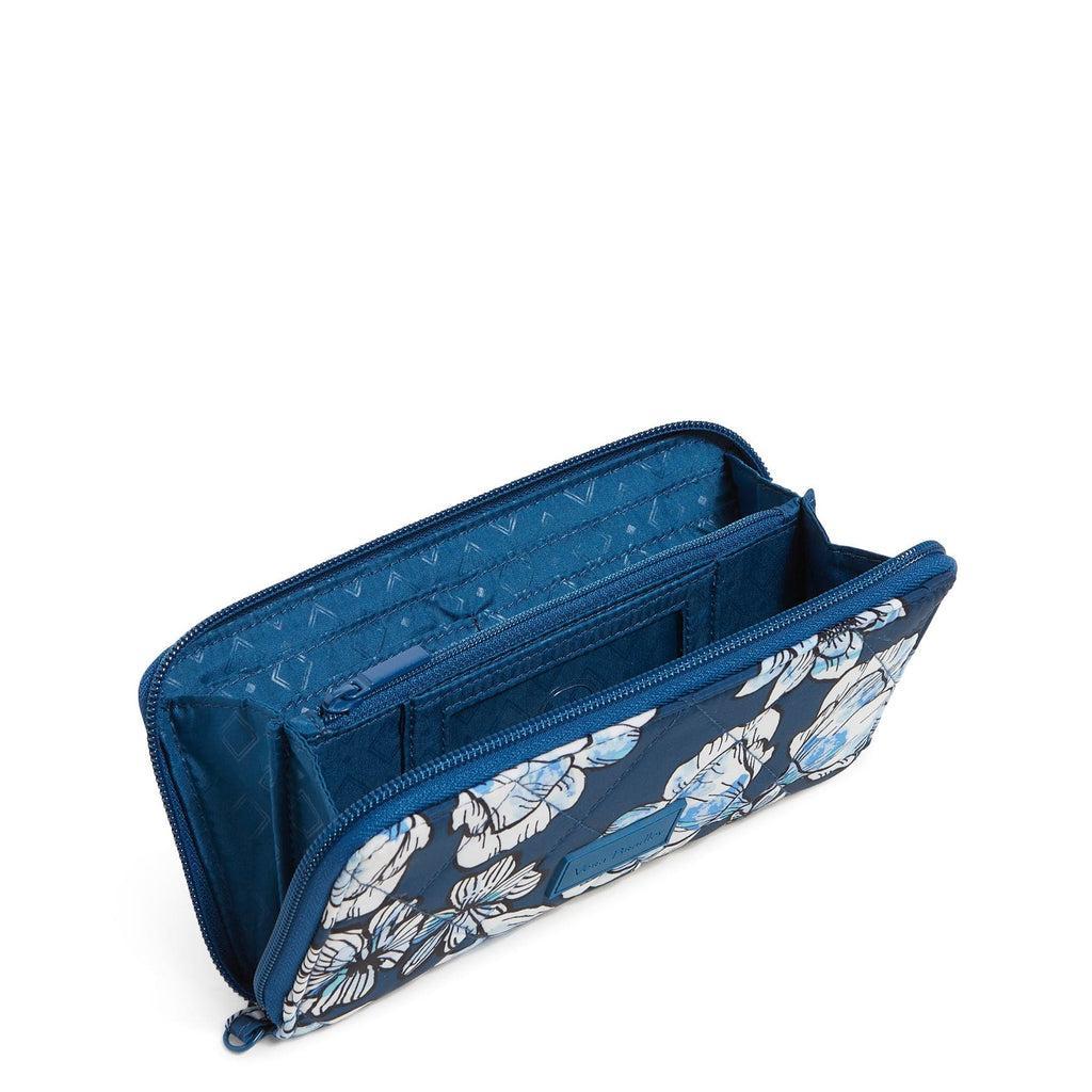Outlet Ultralight RFID 3-in-1 Crossbody Bag Product Image