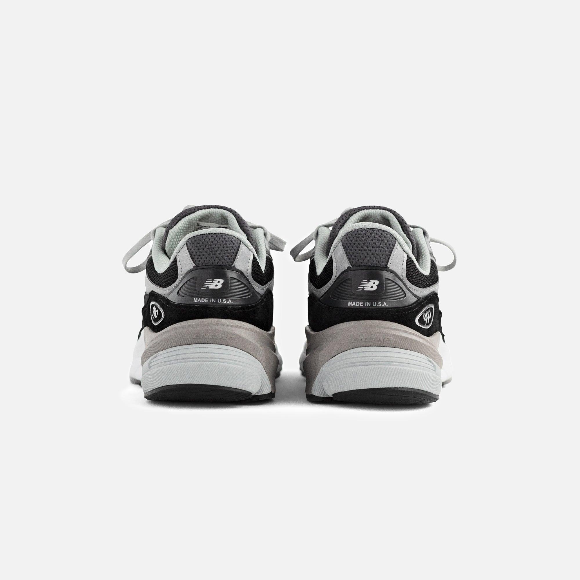 New Balance WMNS 990 V6 - Black Female Product Image