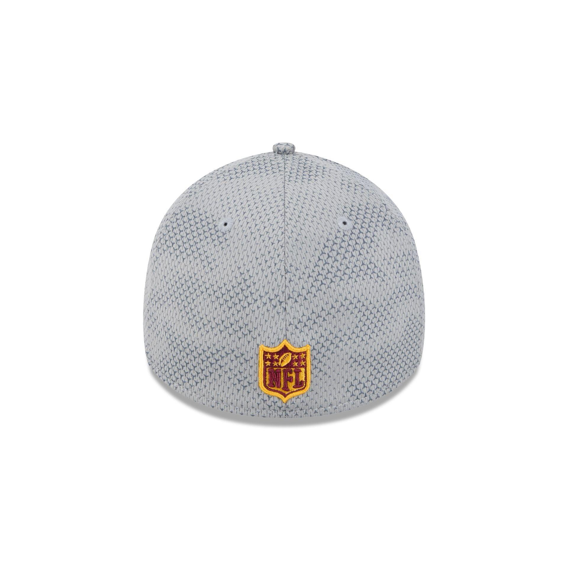 Los Angeles Chargers 2024 Sideline Gray 39THIRTY Stretch Fit Hat Male Product Image