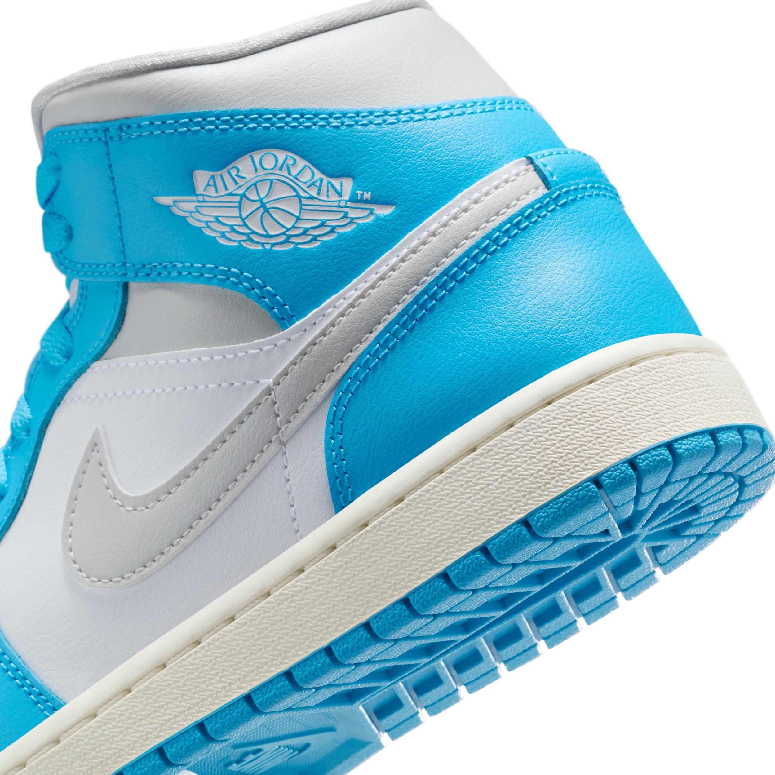 Women's Air Jordan 1 Mid Shoes Product Image