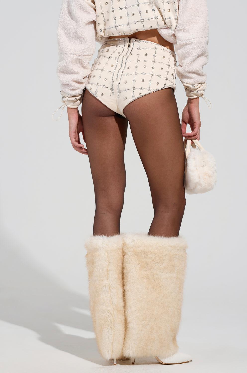 THE COZIEST HOT SHORT Product Image