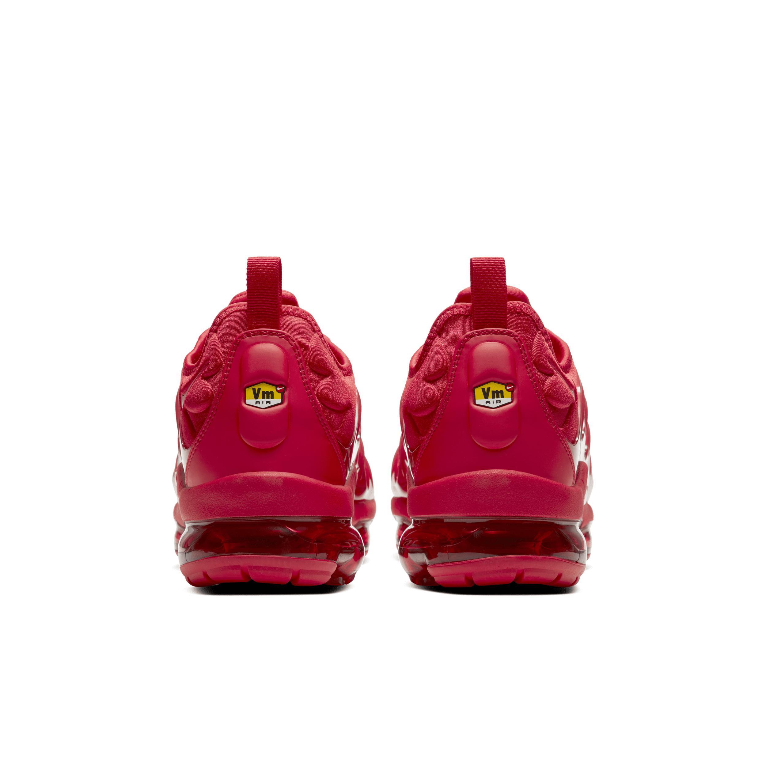Nike Men's Air VaporMax Plus Shoes Product Image
