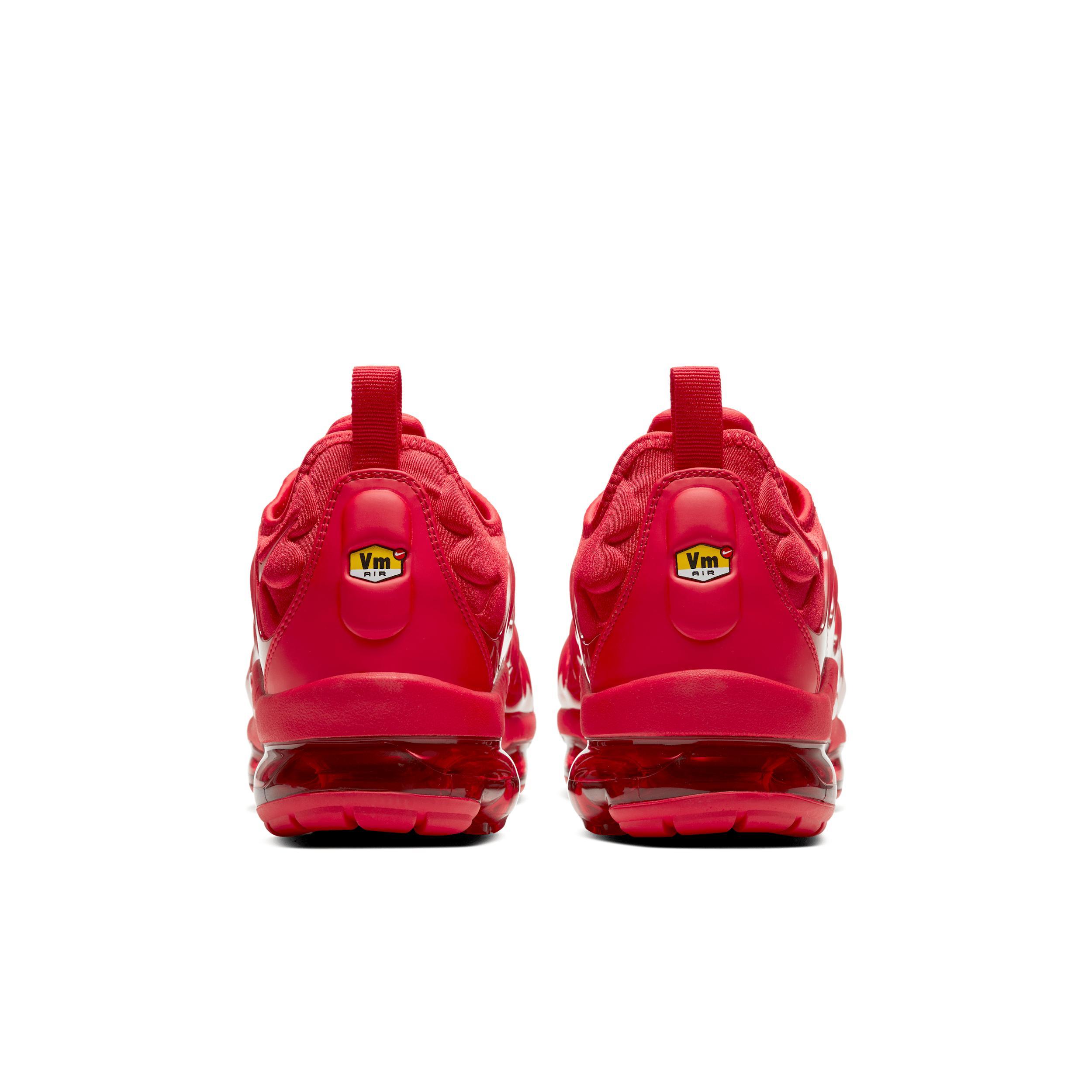 Nike Men's Air VaporMax Plus Shoes Product Image