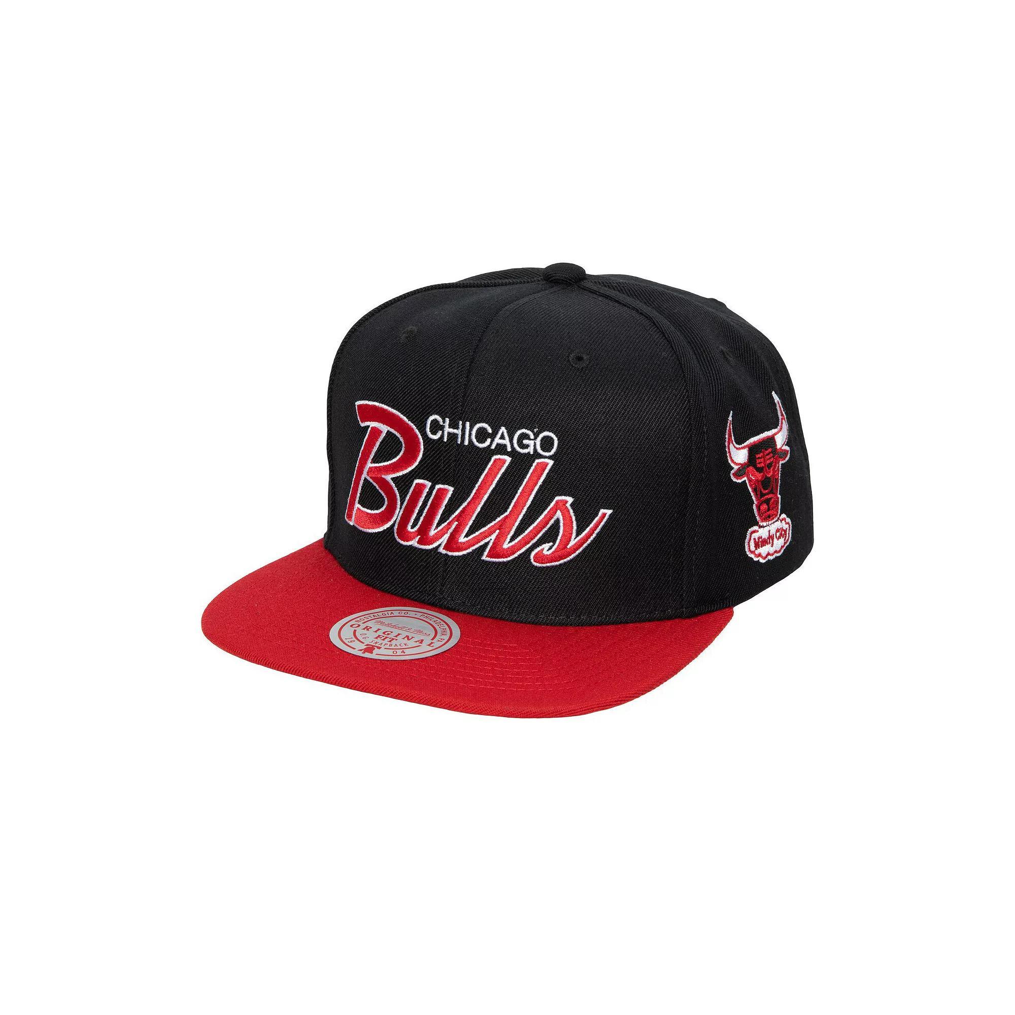 Men's Mitchell & Ness Black Chicago Bulls Hardwood Classics MVP Team Script 2.0 Snapback Hat Product Image