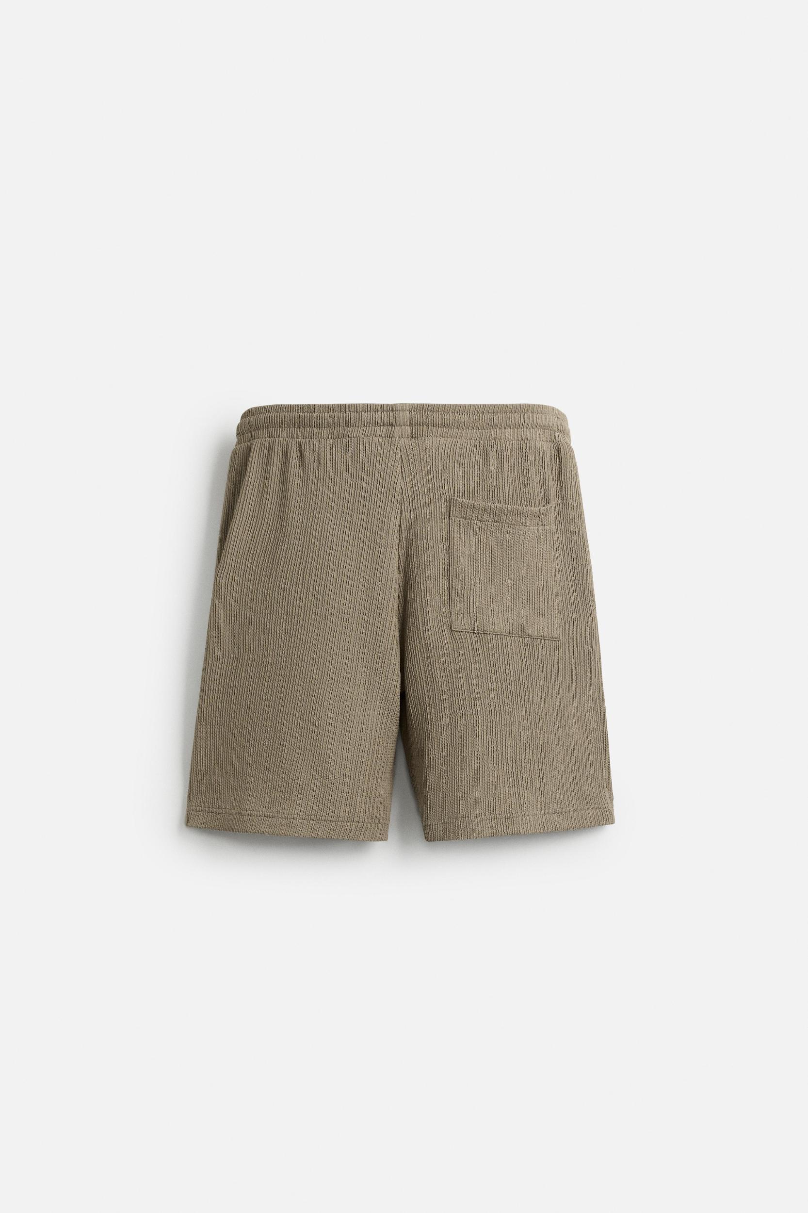 IRREGULAR TEXTURED SHORTS Product Image