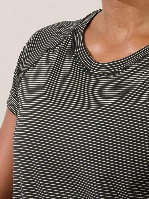 Momentum Seamless Tee Product Image