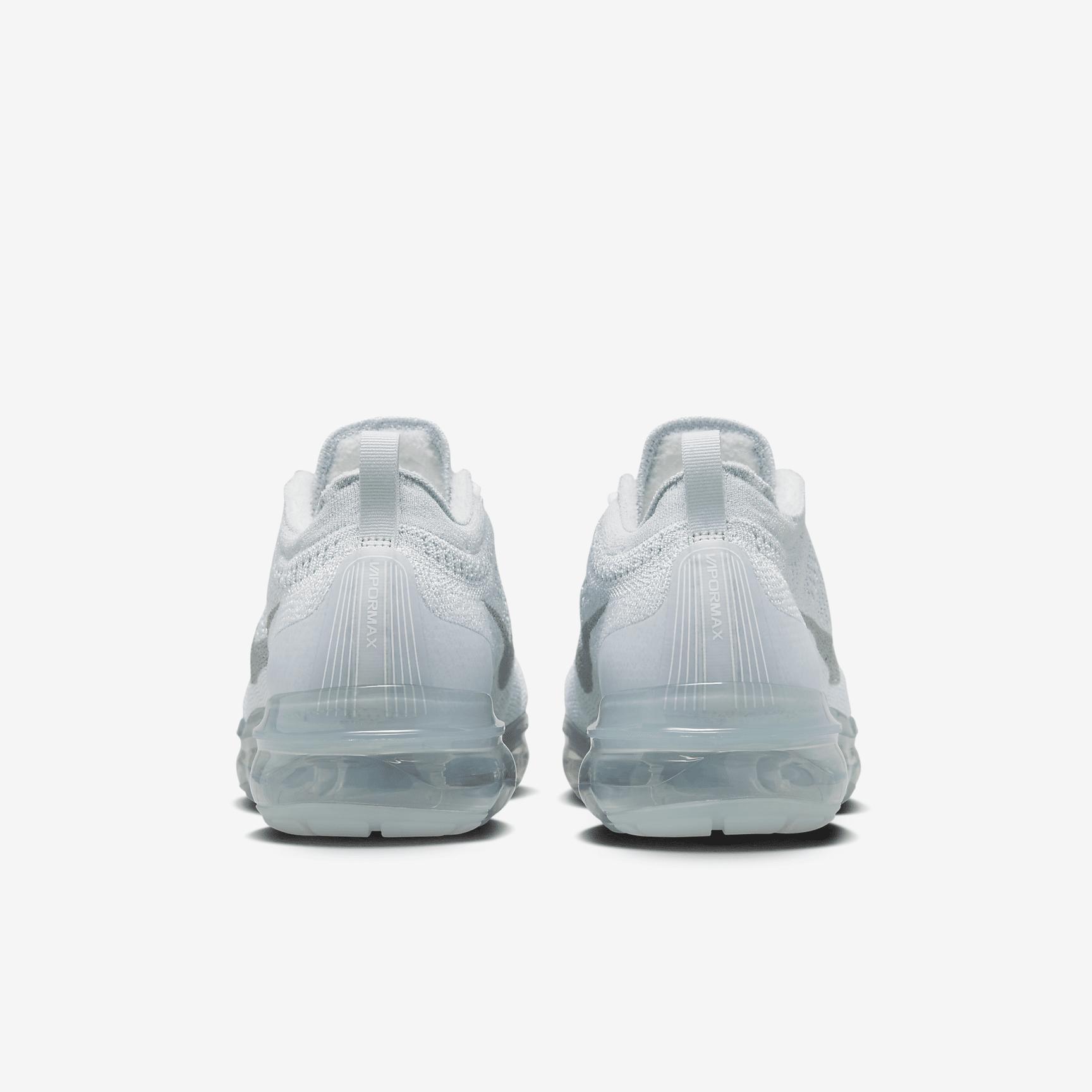 Nike Men's Air VaporMax 2023 Flyknit Shoes Product Image