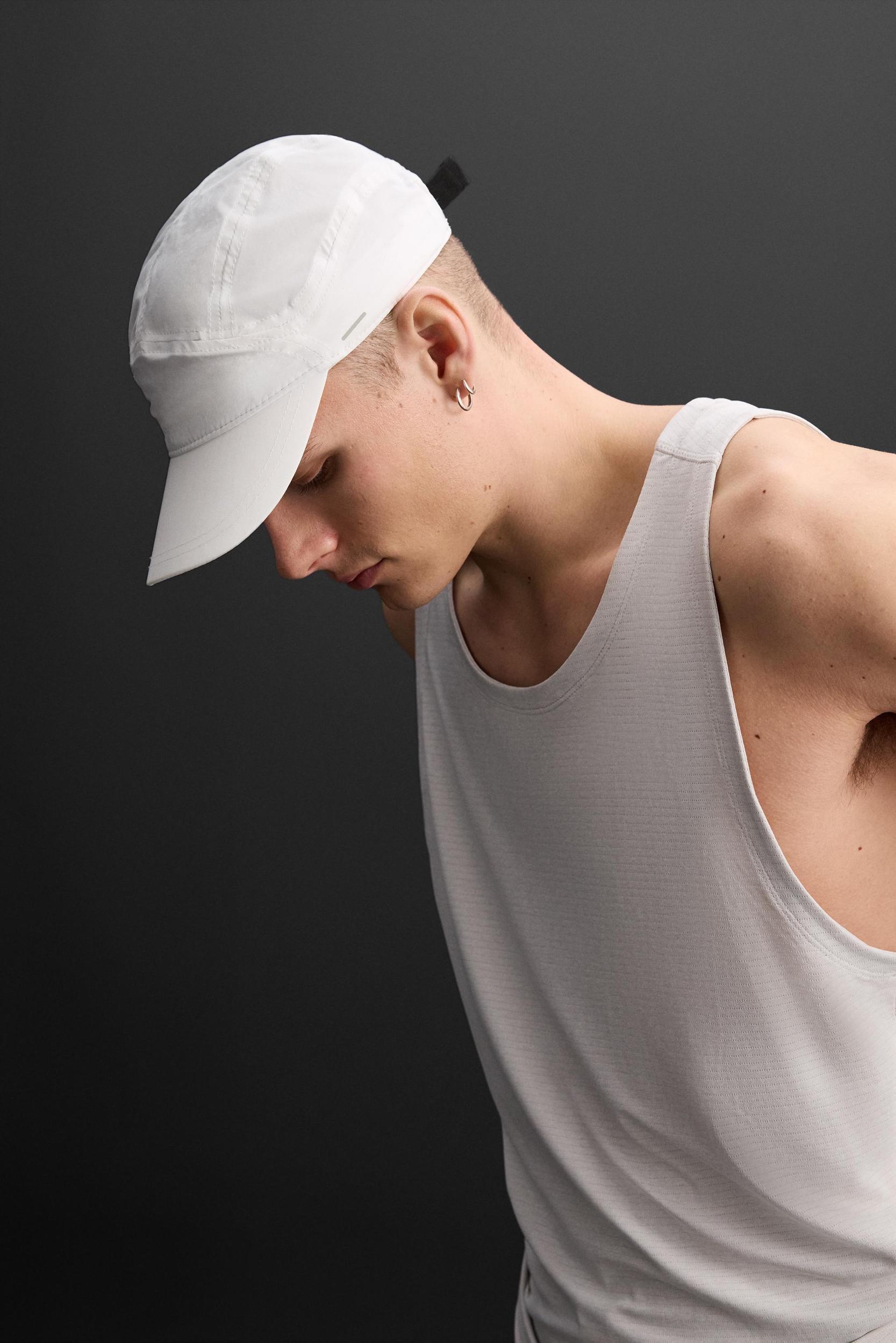 LIGHTWEIGHT TECHNICAL TANK TOP Product Image