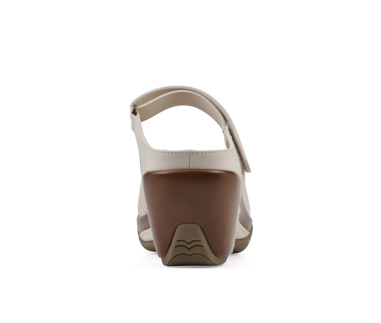 Women's White Mountain Vinto2 Clogs Product Image
