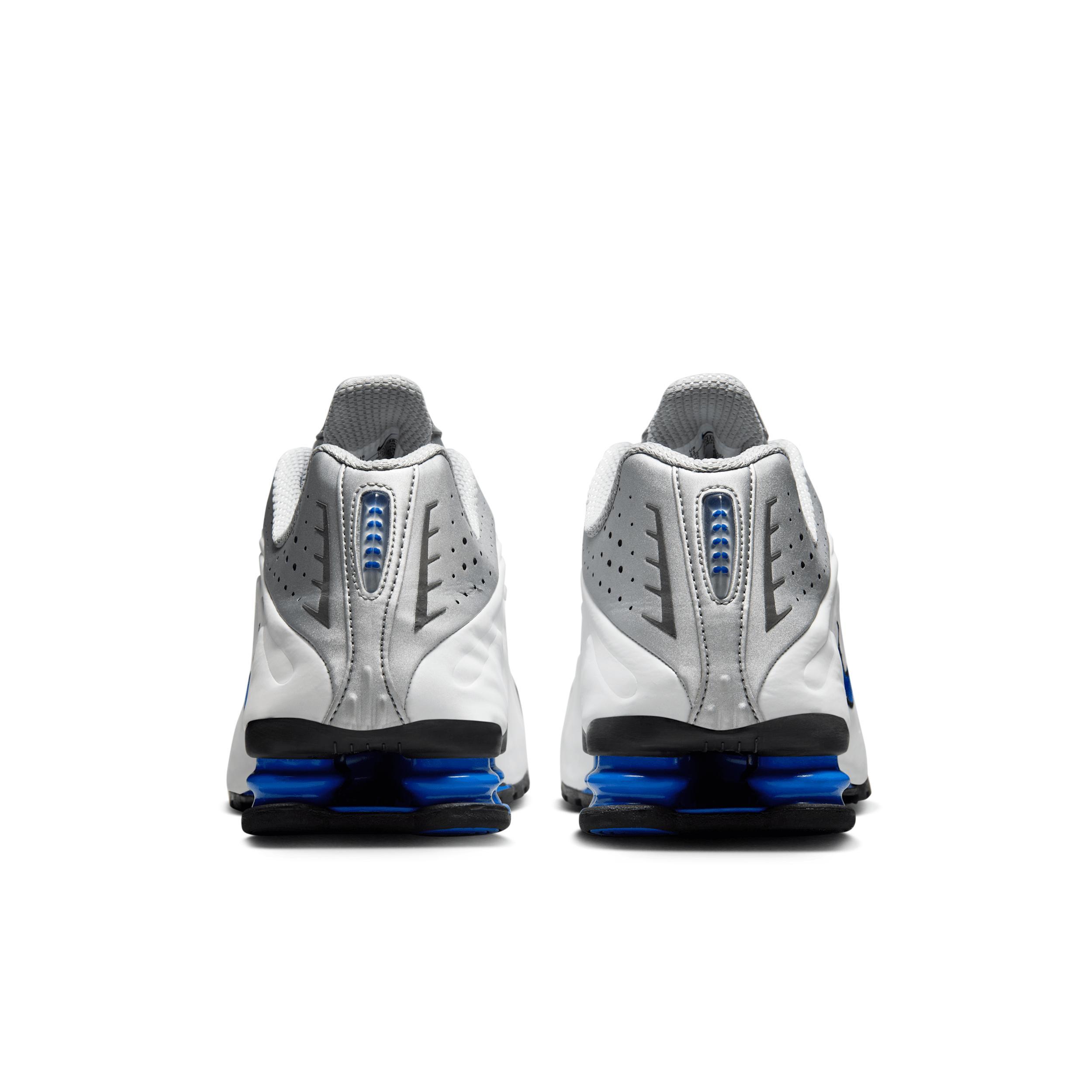 Nike Men's Shox R4 Shoes Product Image