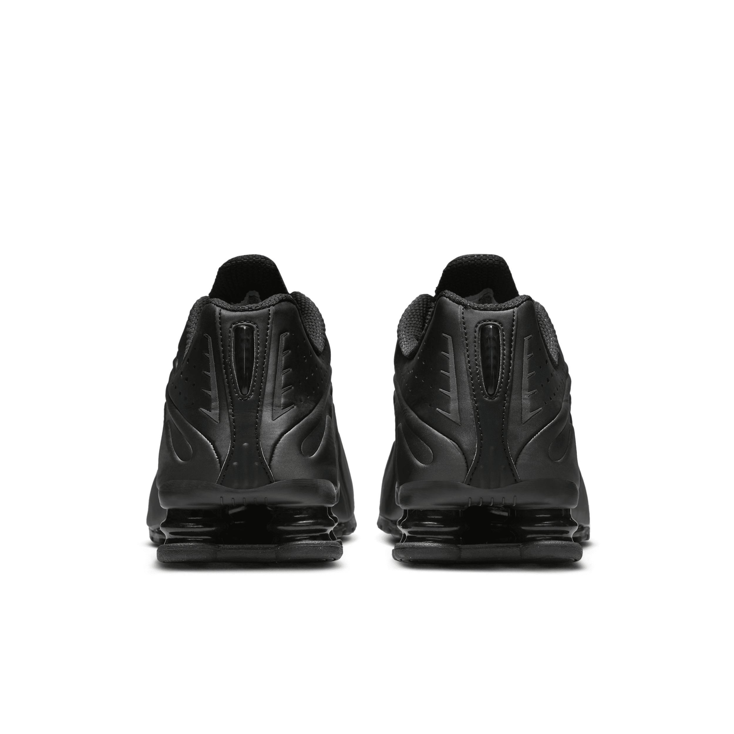 Nike Men's Shox R4 Shoes Product Image