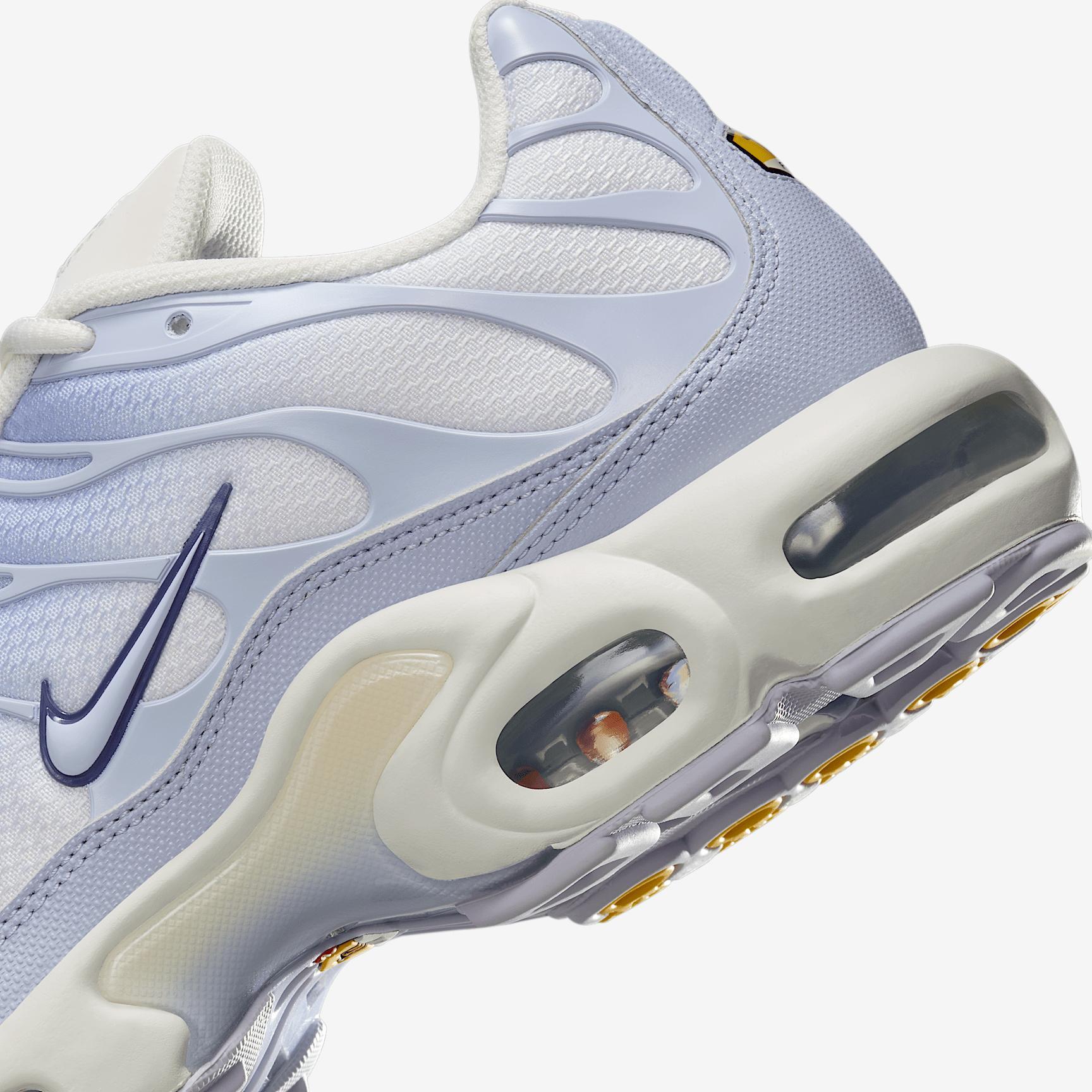 Nike Men's Air Max Plus Shoes Product Image