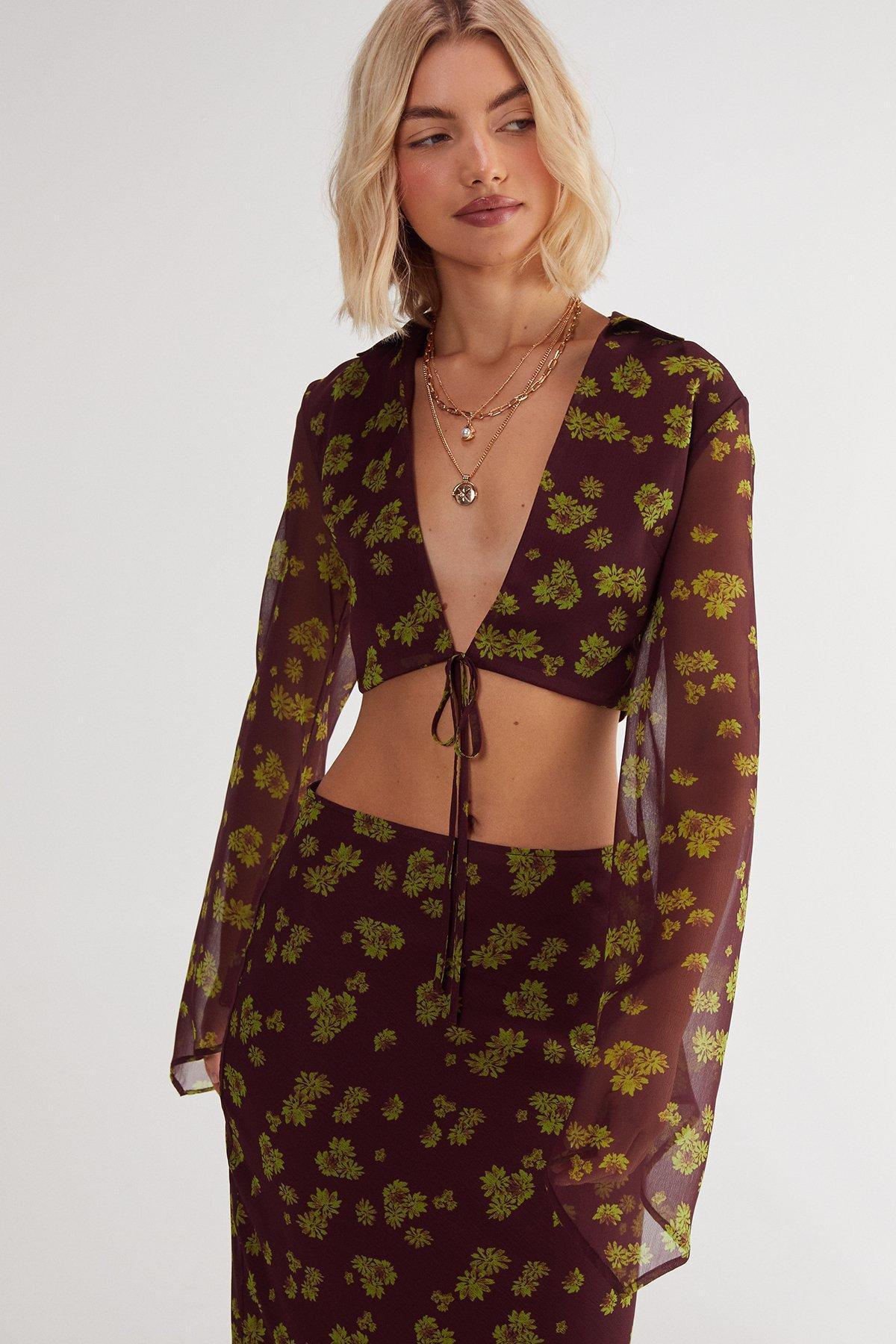 Ditsy Crinkle Chiffon Tie Front Fluted Sleeve Crop Top Product Image