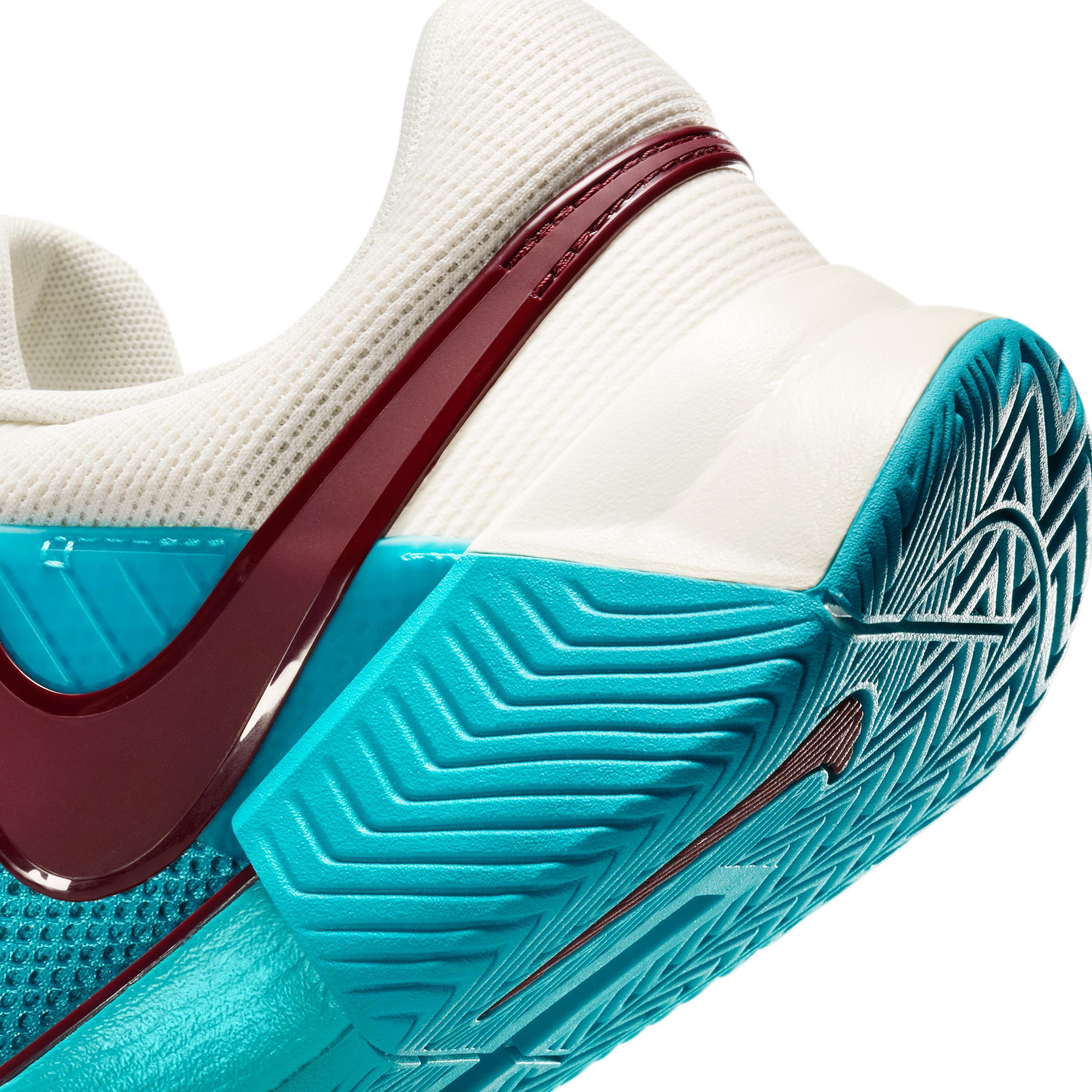 Nike Women's GP Challenge 1 Premium Hard Court Tennis Shoes Product Image
