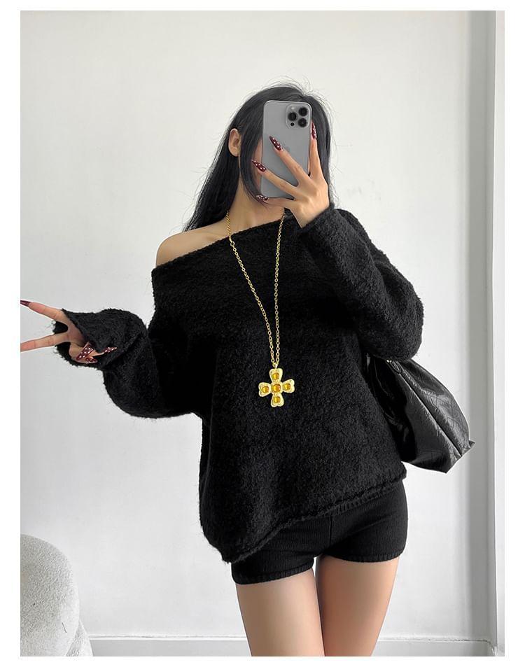 Flip-Over Low-Rise Knit Shorts Product Image