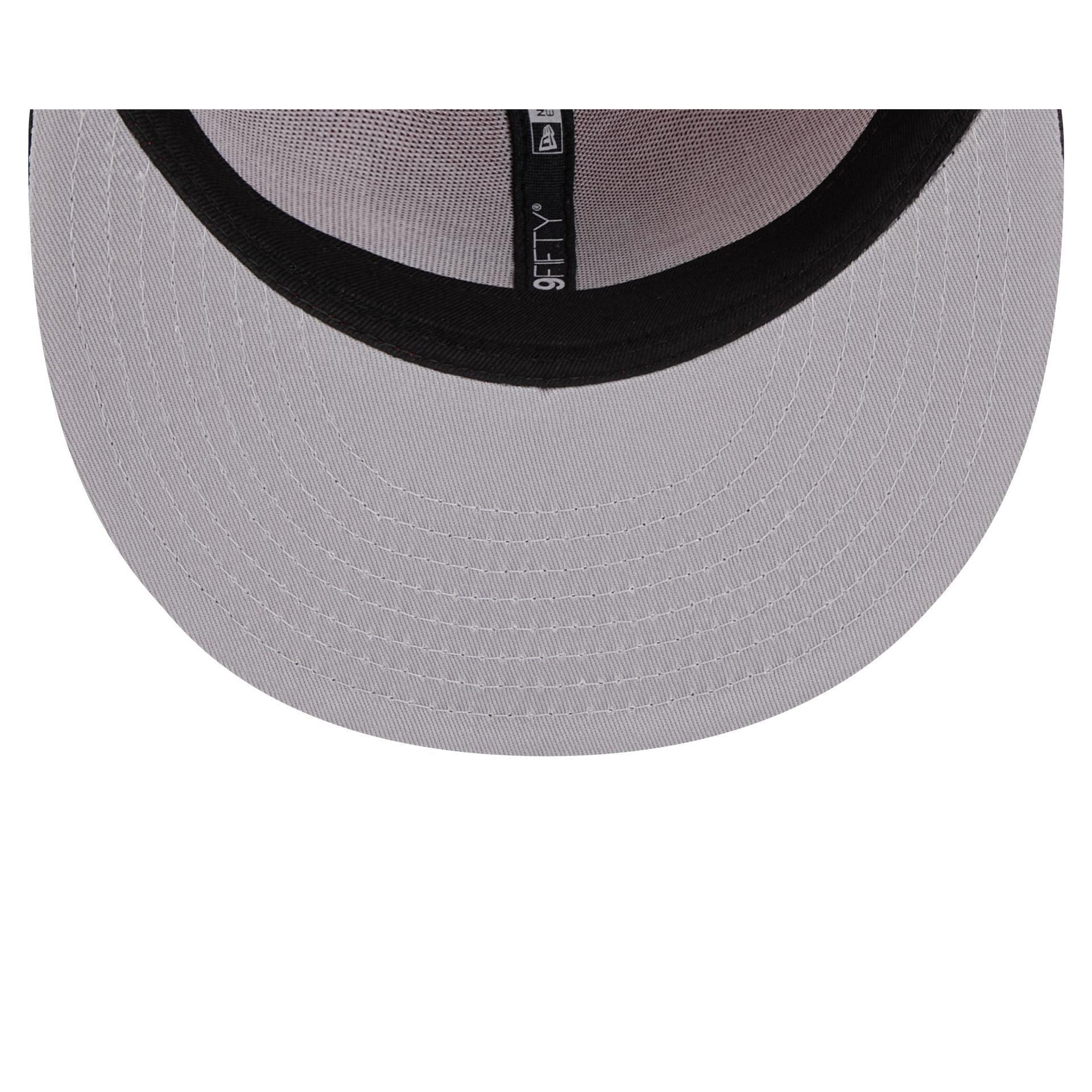 Chicago White Sox Blackout Basic 59FIFTY Fitted Hat Male Product Image