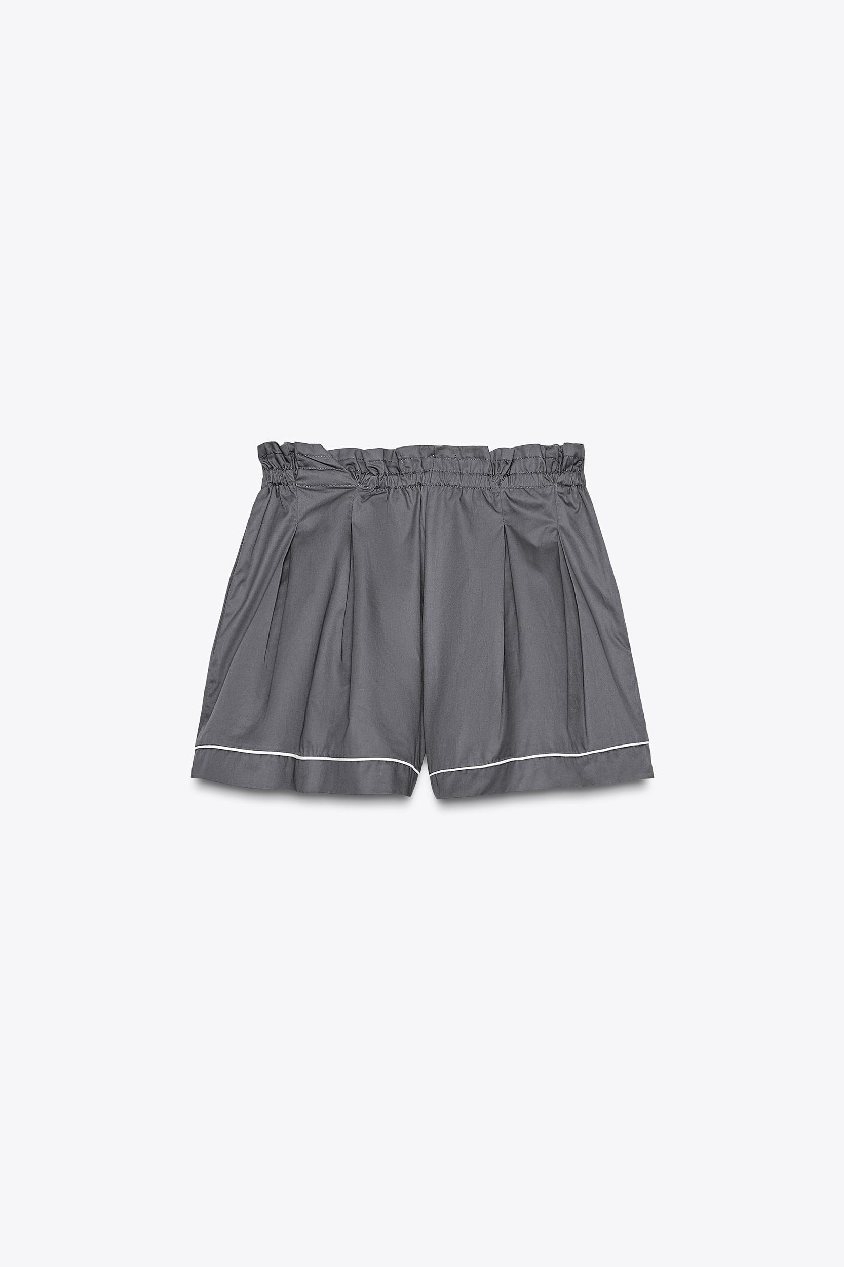 PIPING DETAIL VOLUME SHORTS Product Image