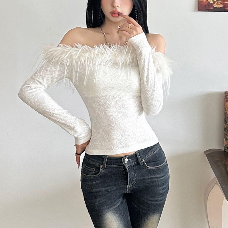Long Sleeve Off-Shoulder Furry-Trim Plain Open-Back Slim-Fit Crop Top Product Image