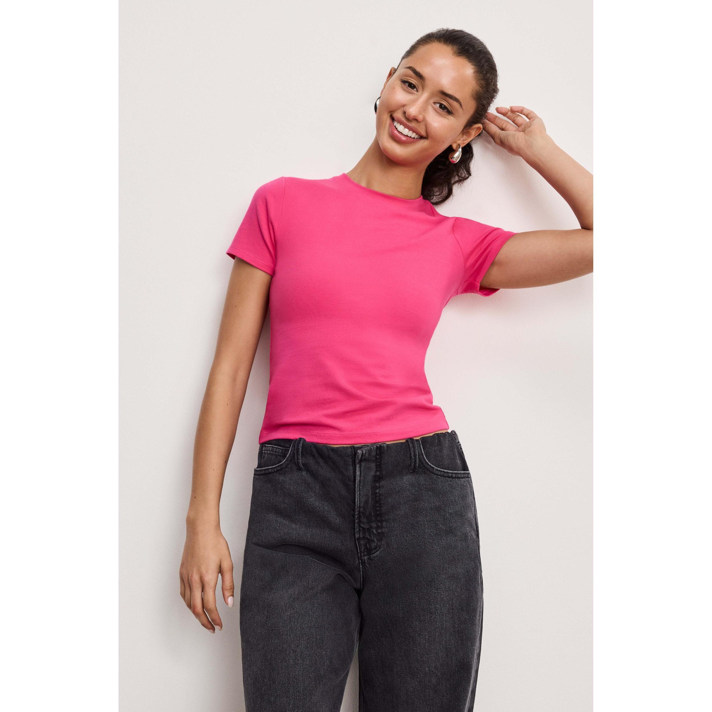 Good American Plus Size Super Stretch Crew Neck Short Sleeve Baby Tee Product Image