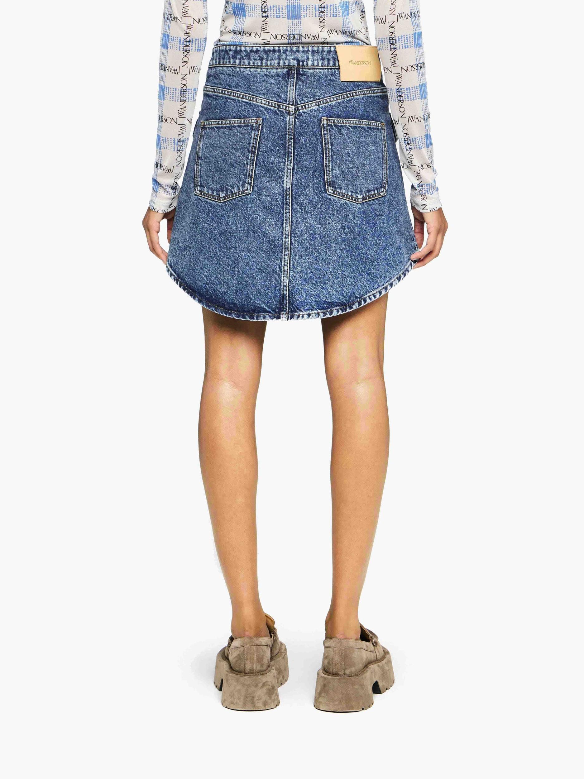 CURVED PATCH POCKET MINI SKIRT Product Image