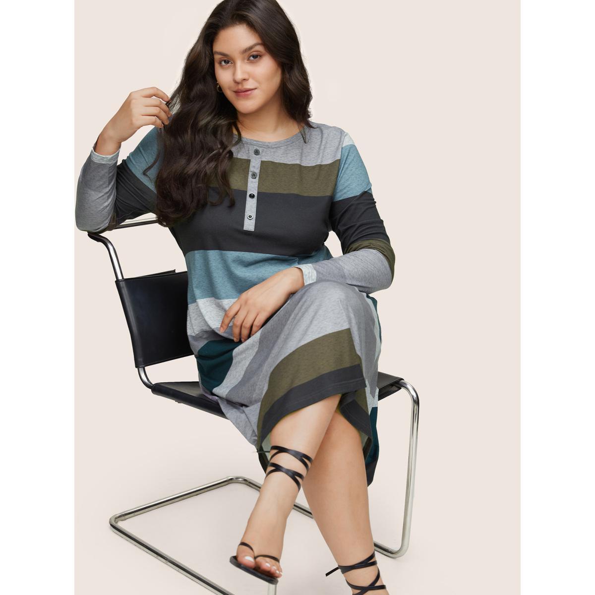 Plus Size Colorblock Contrast Button Detail Pocket Dress DarkGreen Women Casual Printed Round Neck Long Sleeve Curvy Midi Dress BloomChic 14-16/1X Product Image