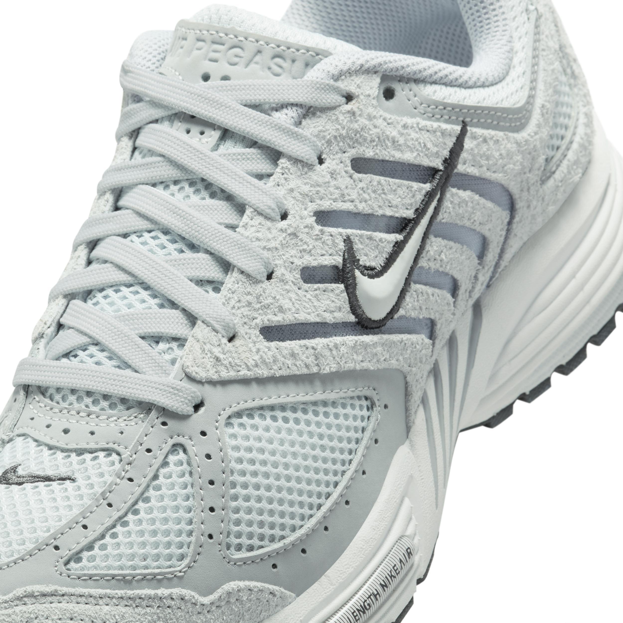 Nike Women's Air Pegasus 2005 Shoes Product Image