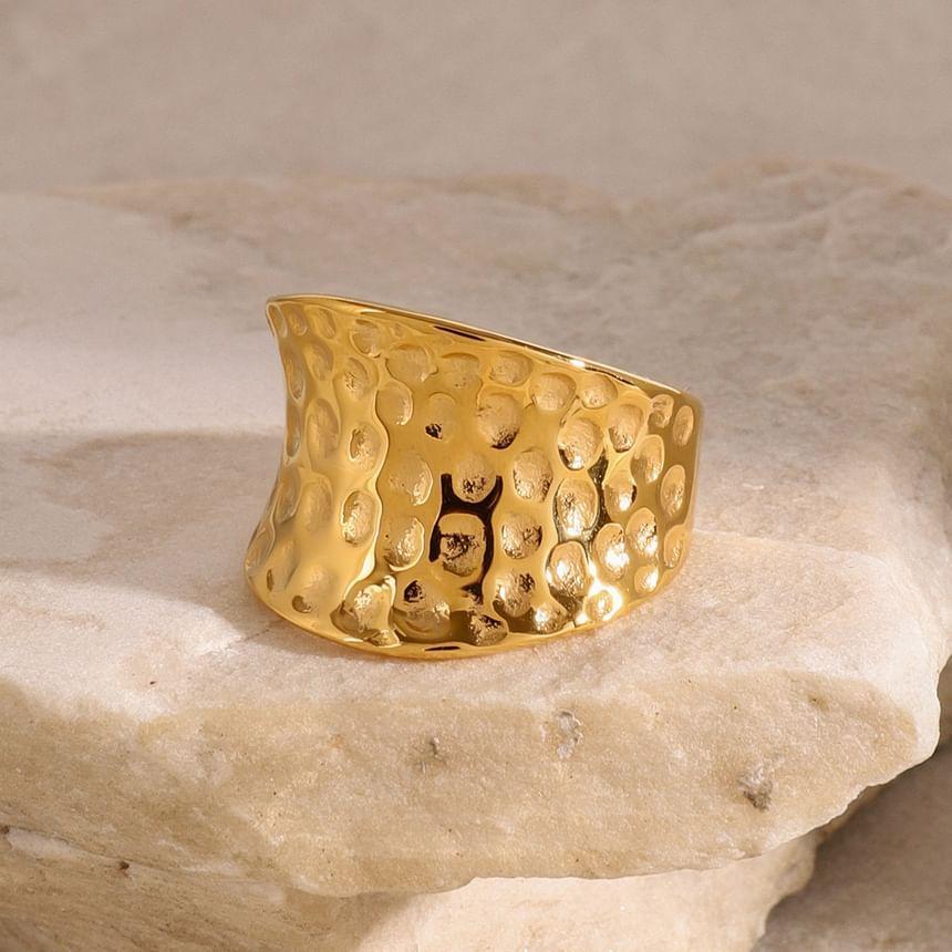 Dent Curved Ring Product Image