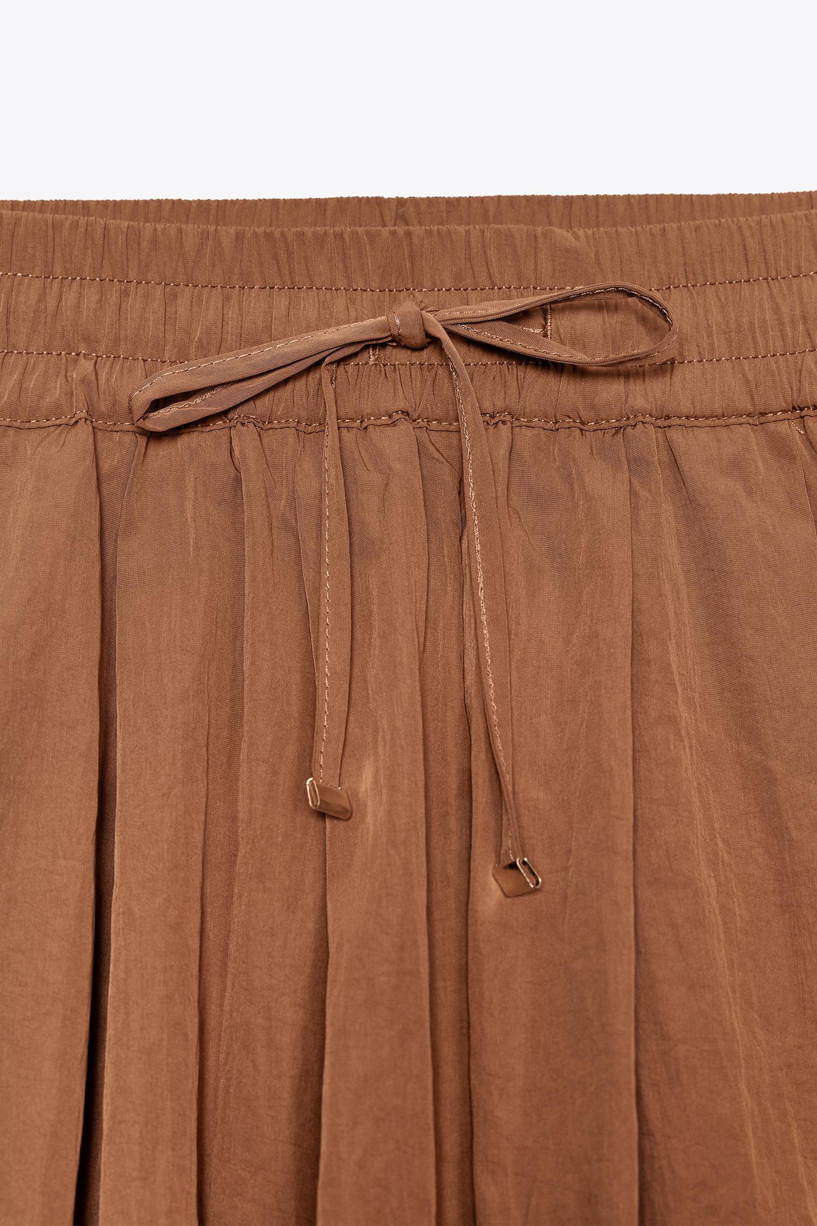 ELASTIC WAIST SHORTS Product Image