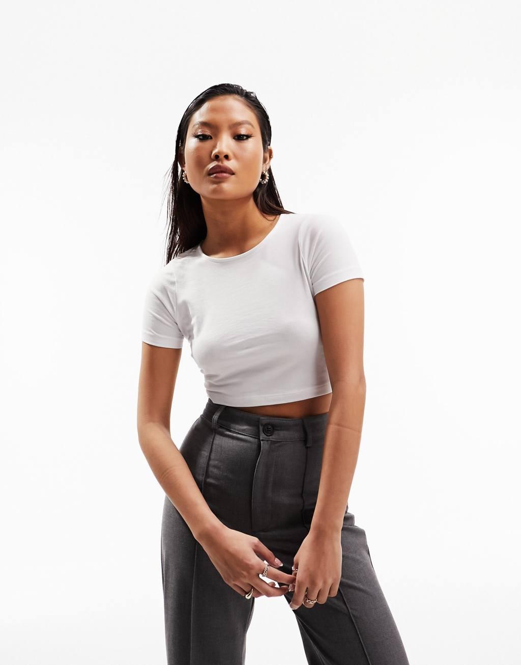 ASOS DESIGN Petite fitted crop t-shirt Product Image