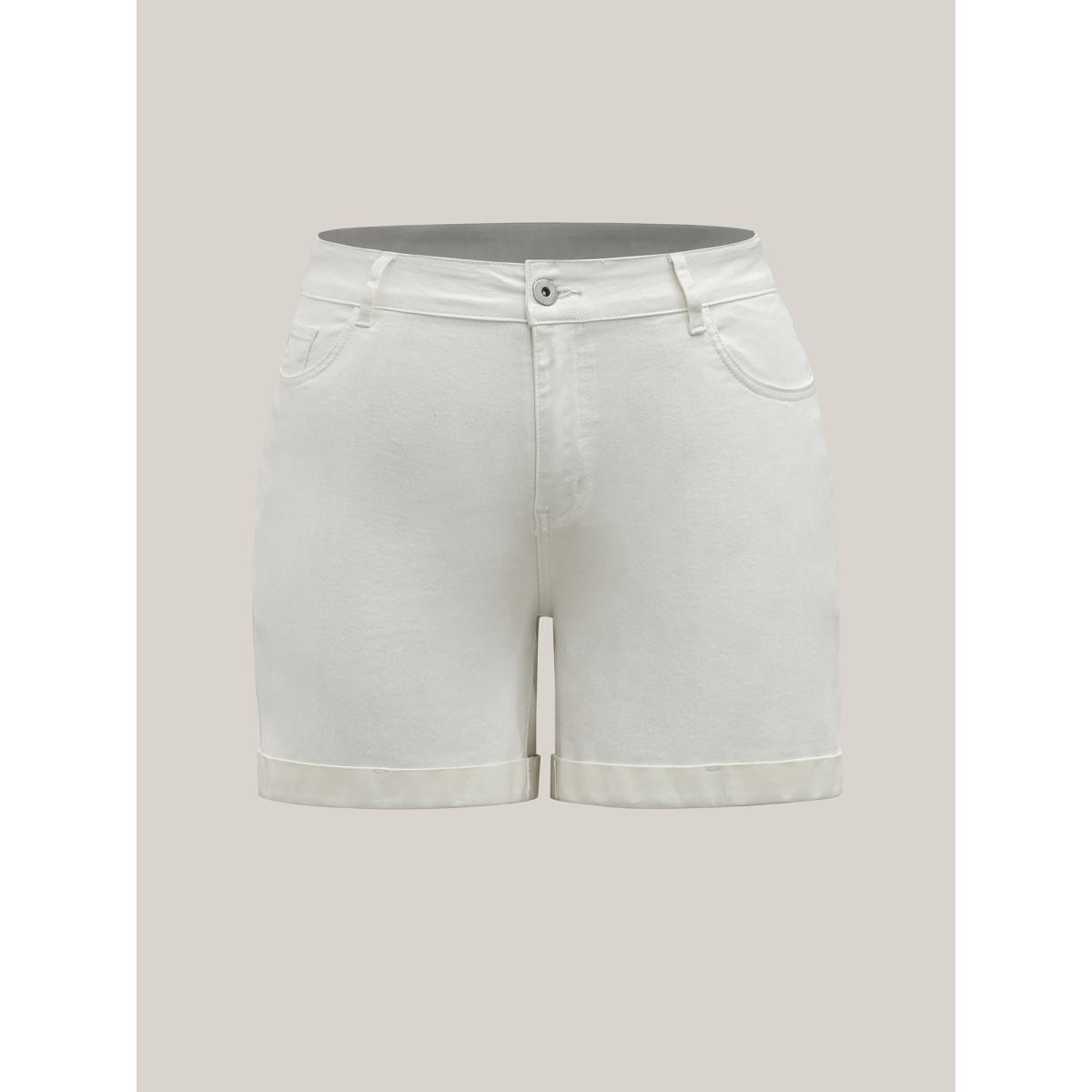 Plus Size Classic Cut Denim Shorts Women Denimbeige Medium stretch Everyday-Casual Slanted pocket Denim Shorts BloomChic 28/5X Product Image