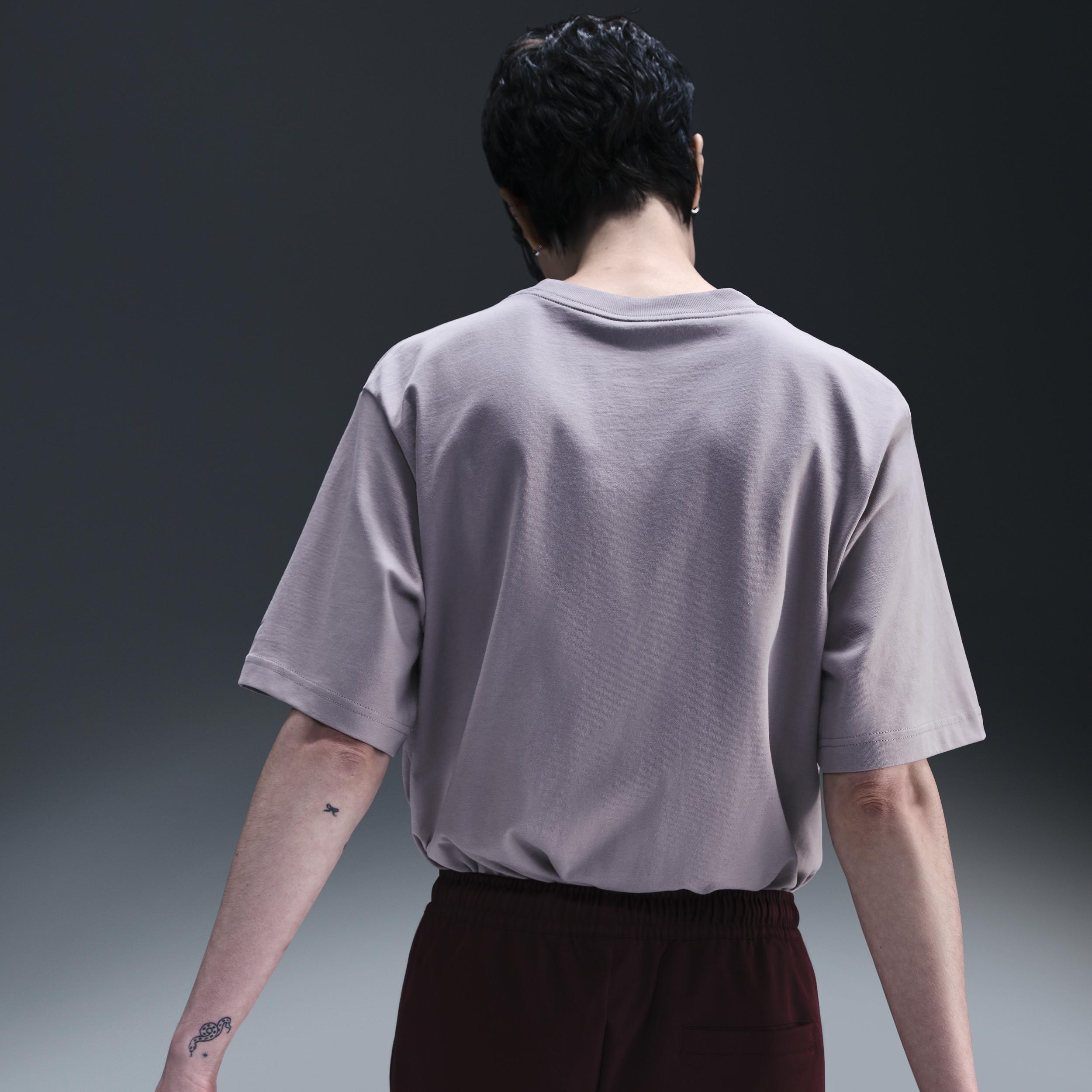 Women's Nike Sportswear Loose Short-Sleeve Graphic T-Shirt Product Image
