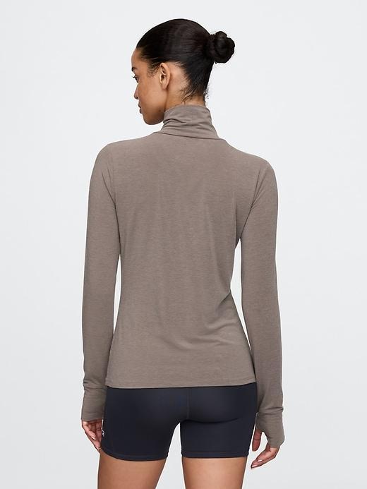 GapFit Breathe Turtleneck Product Image