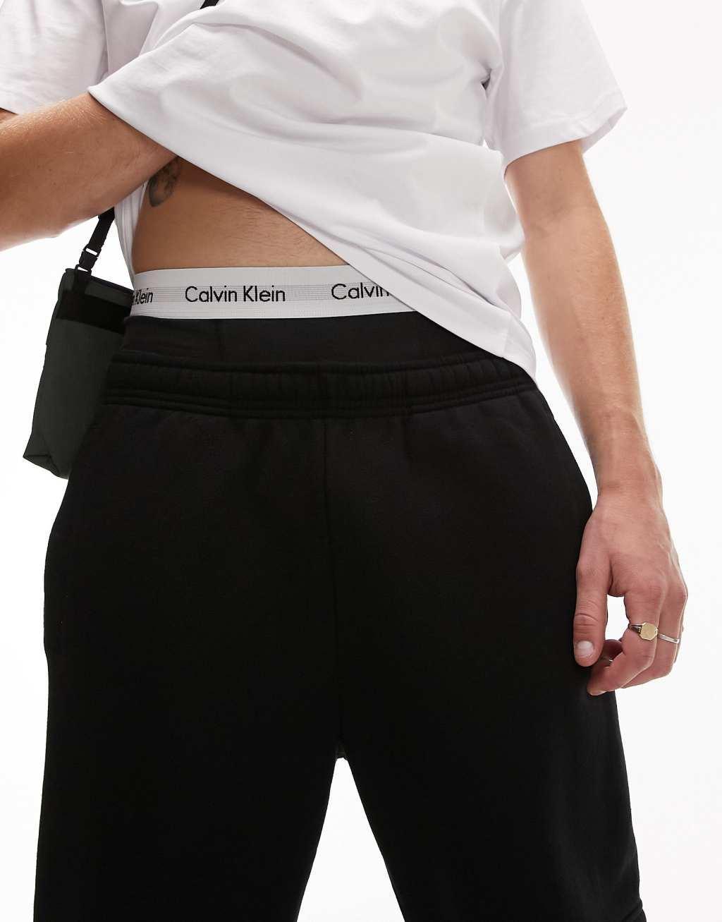 Topman cargo sweatpants in black Product Image