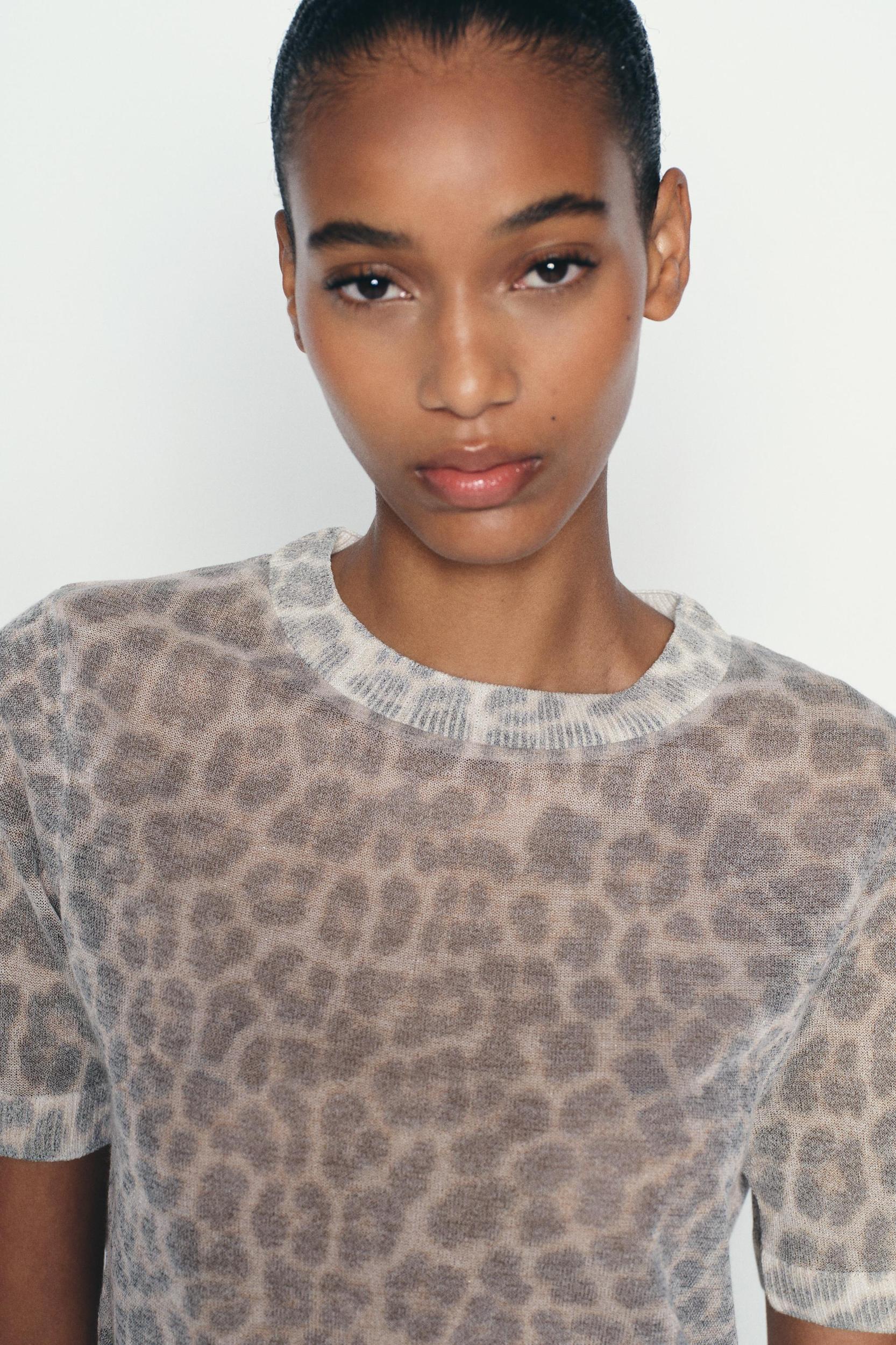 ANIMAL PRINT FINE KNIT TOP Product Image