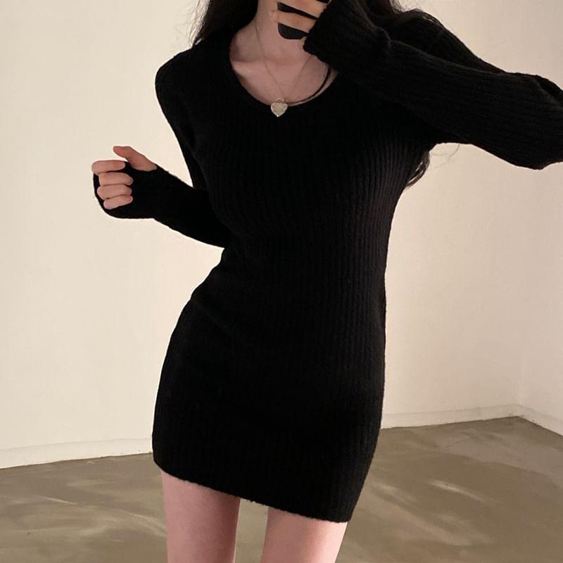Long-Sleeve Scoop Neck Plain Ribbed Knit Mini Sheath Dress Product Image