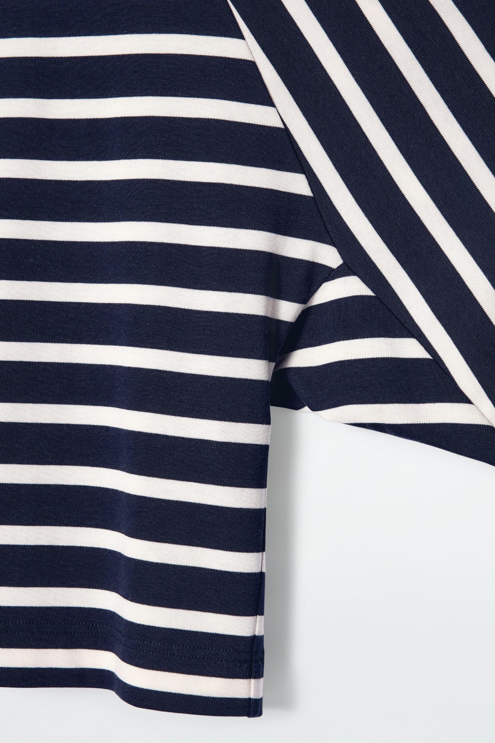 BOXY LONG-SLEEVED T-SHIRT Product Image