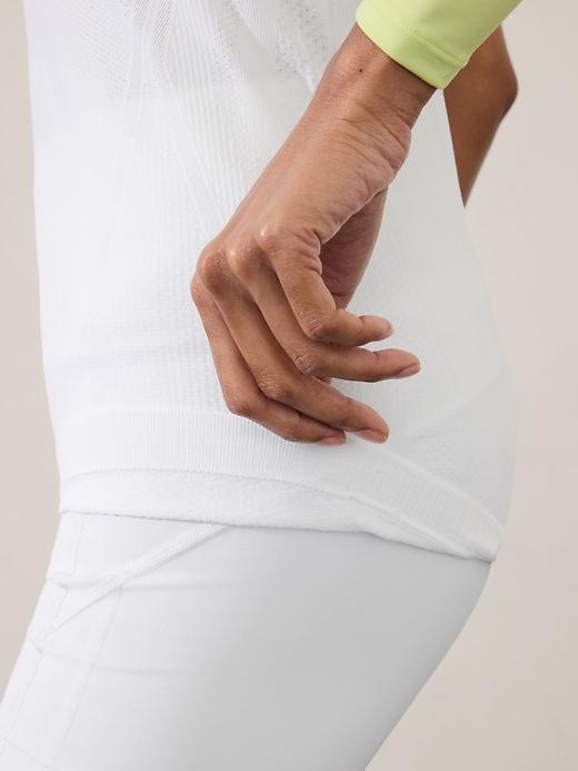 Momentum Seamless Tank Product Image